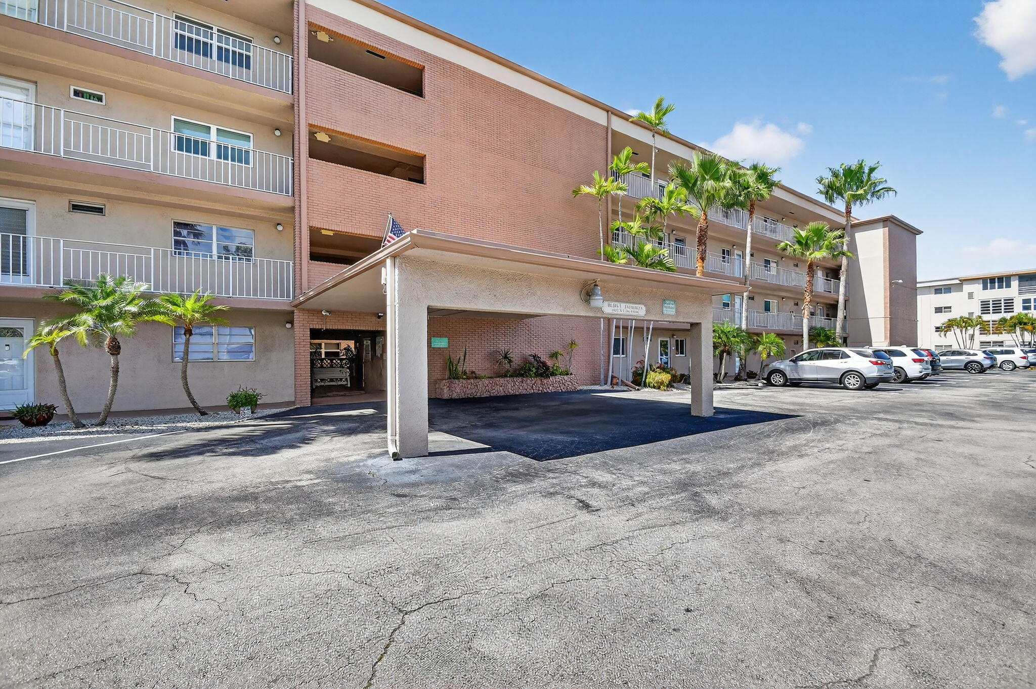 Foto de propiedad en 2615 NE 1st Court 312, Boynton Beach, FL 33435 Boynton Beach con MLS# 