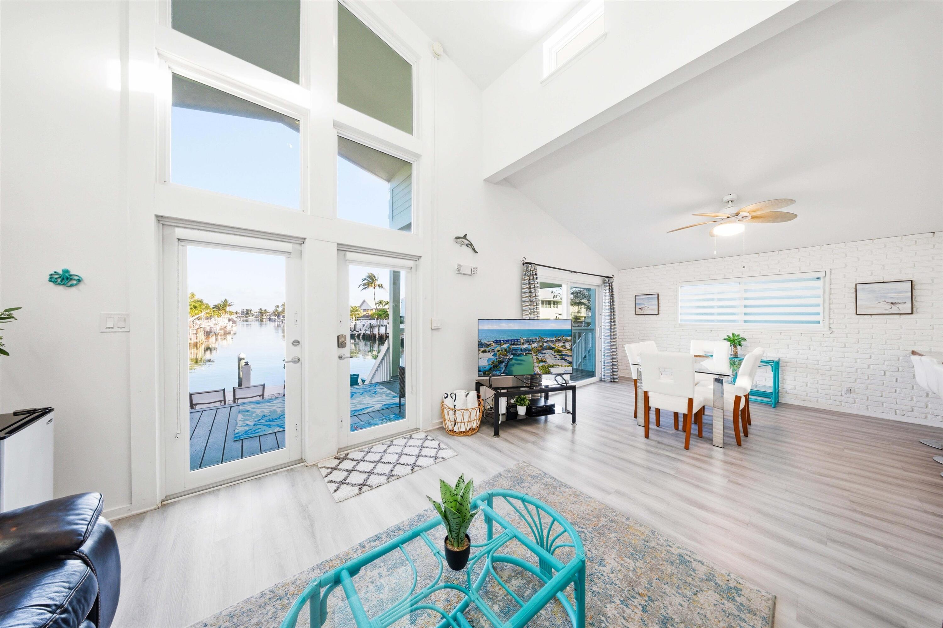 Foto de propiedad en 350 E Ocean Drive, Key Colony Beach, FL 33051 Key Colony Beach con MLS# 