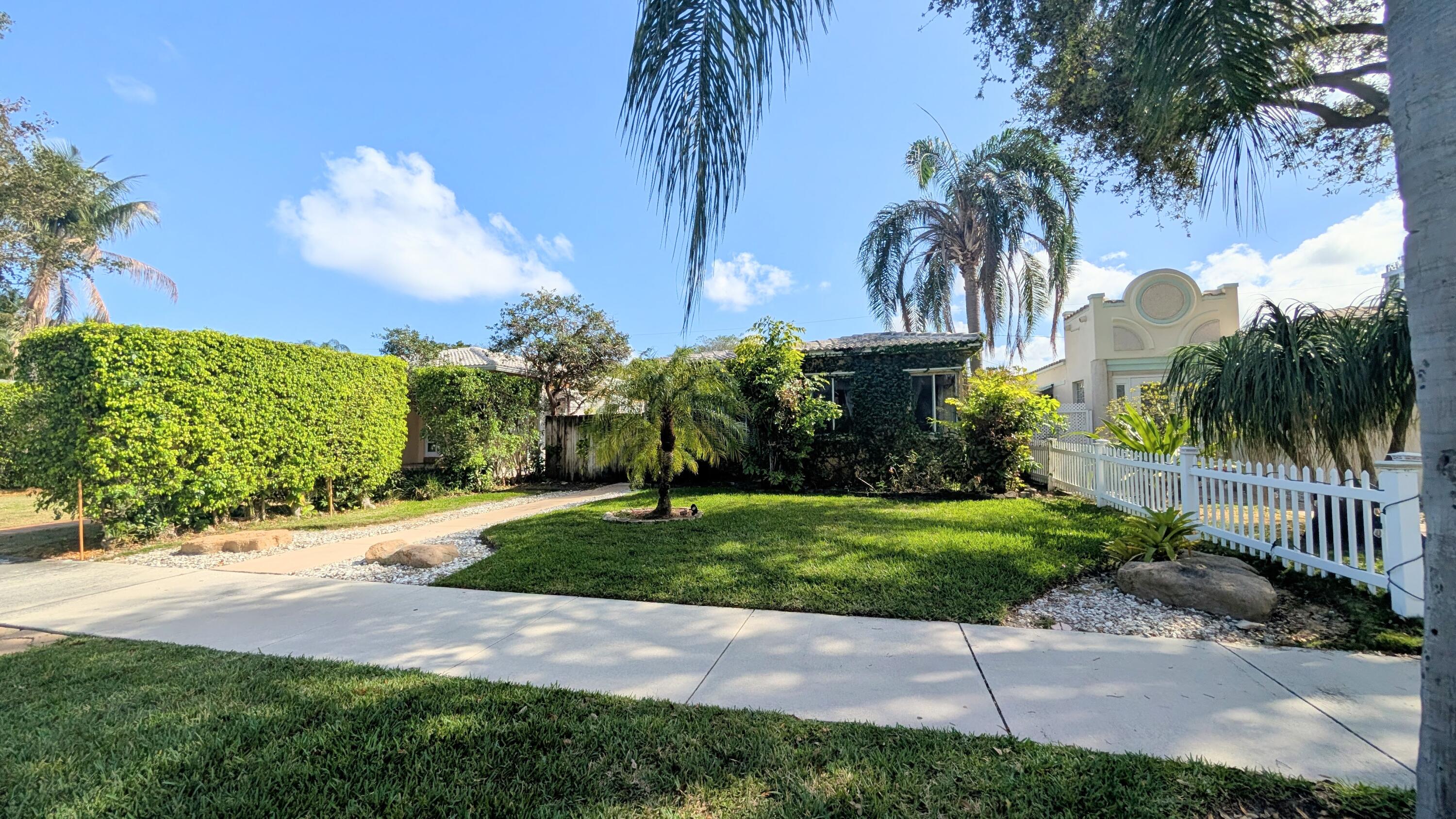 Foto de propiedad en 1626 Tyler Street, Hollywood, FL 33020 Hollywood con MLS# 