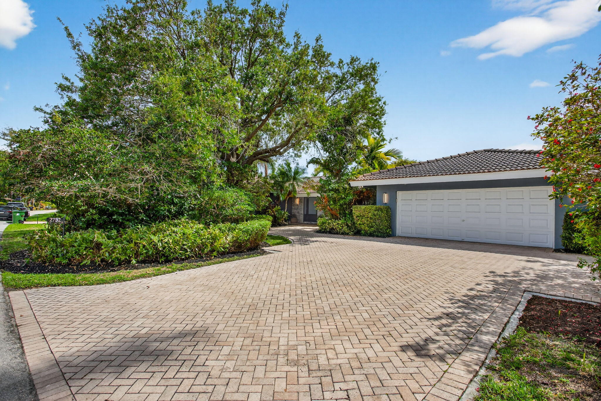 Foto de propiedad en 2732 NE 35th Drive, Fort Lauderdale, FL 33308 Fort Lauderdale con MLS# 