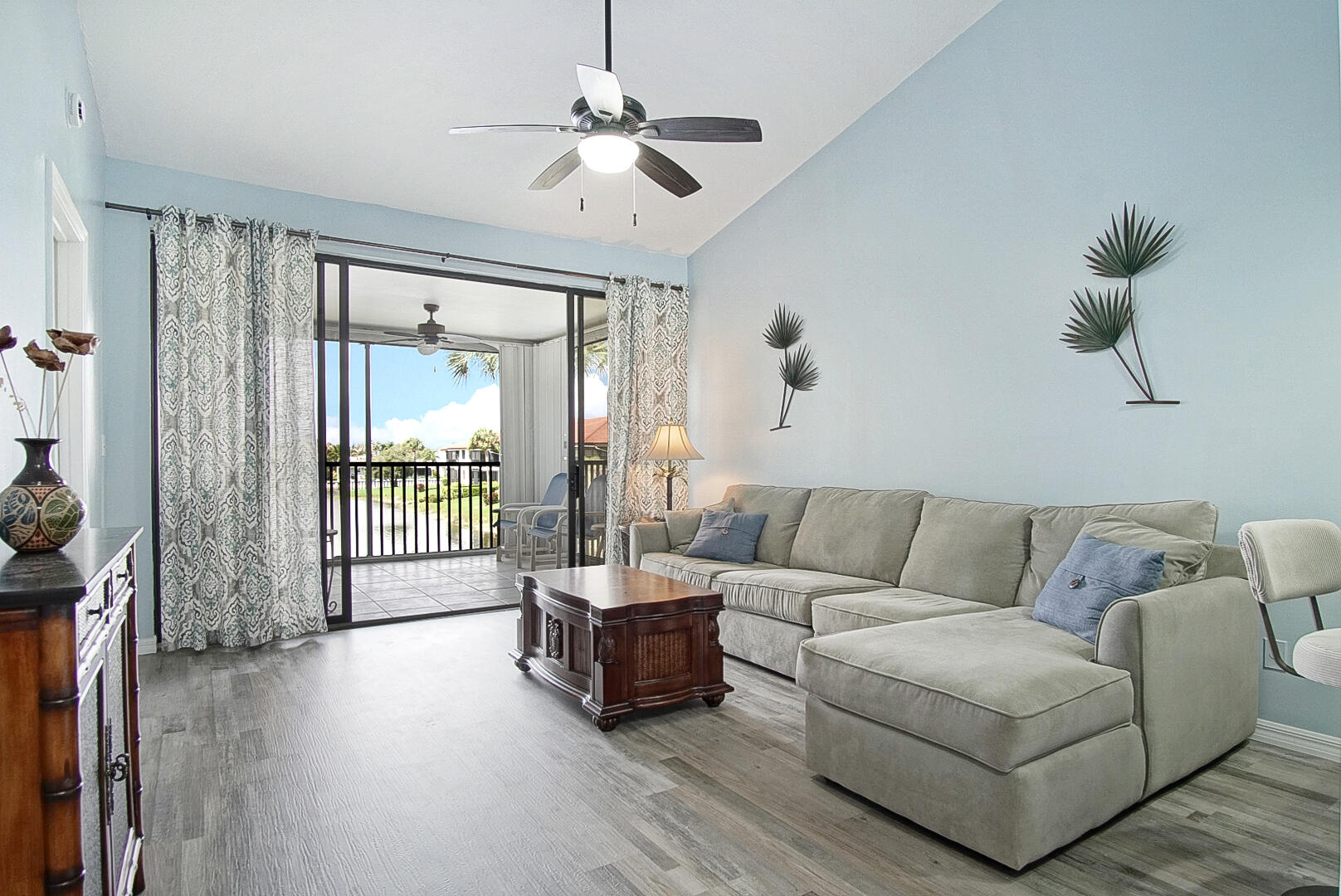 Foto de propiedad en 6041 SE Landing Way, Stuart, FL 34997 Stuart con MLS# 