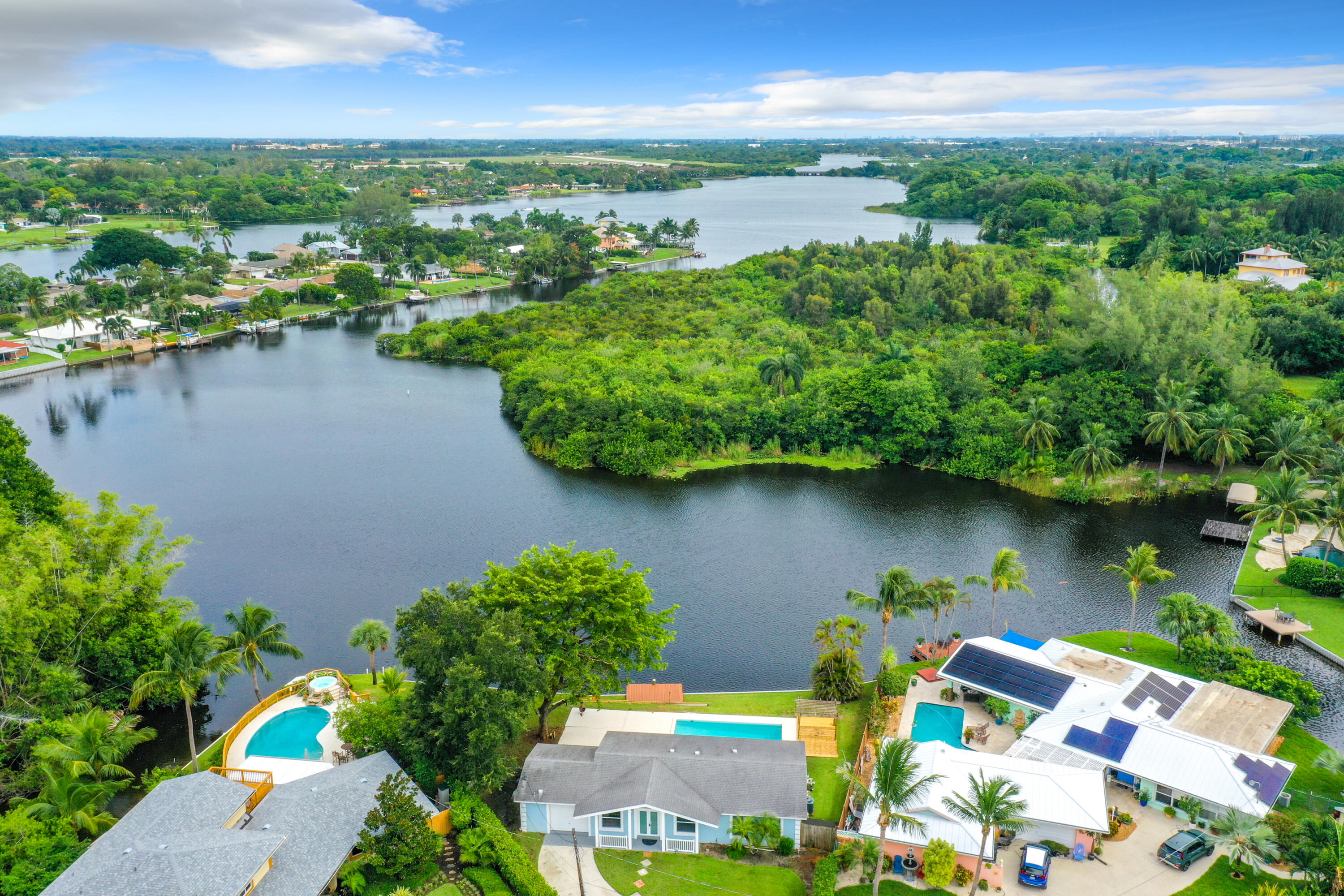 Foto de propiedad en 6803 Kingston Drive, Lake Worth, FL 33462 Lake Worth con MLS# 