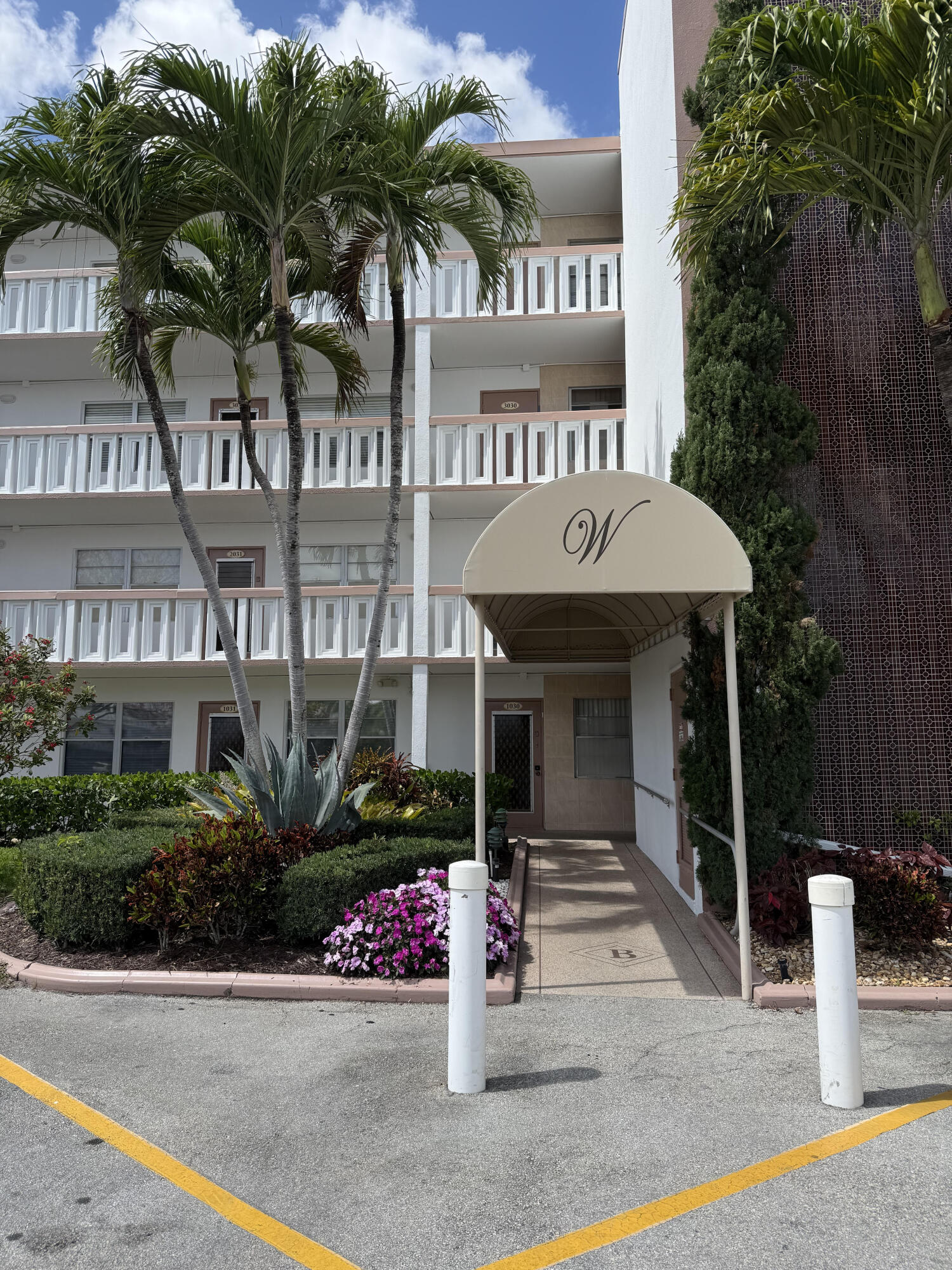 Foto de propiedad en 4022 Wolverton B, Boca Raton, FL 33434 Boca Raton con MLS# 