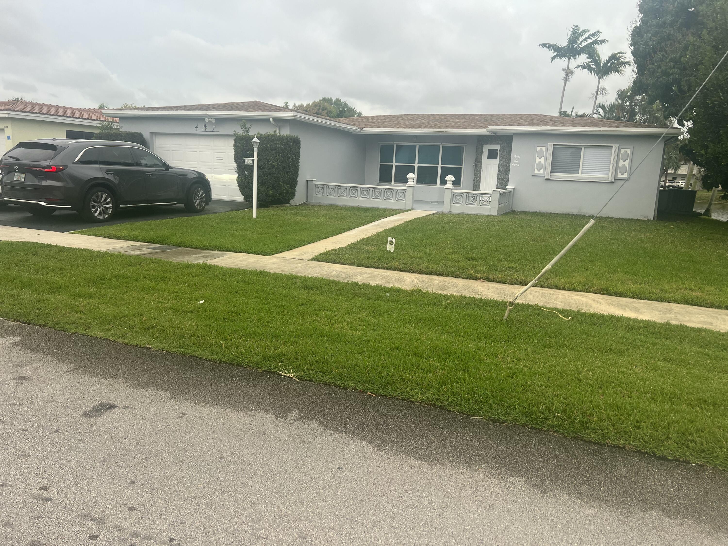 Foto de propiedad en 4680 NW 39th Street, Lauderdale Lakes, FL 33319 Lauderdale Lakes con MLS# 