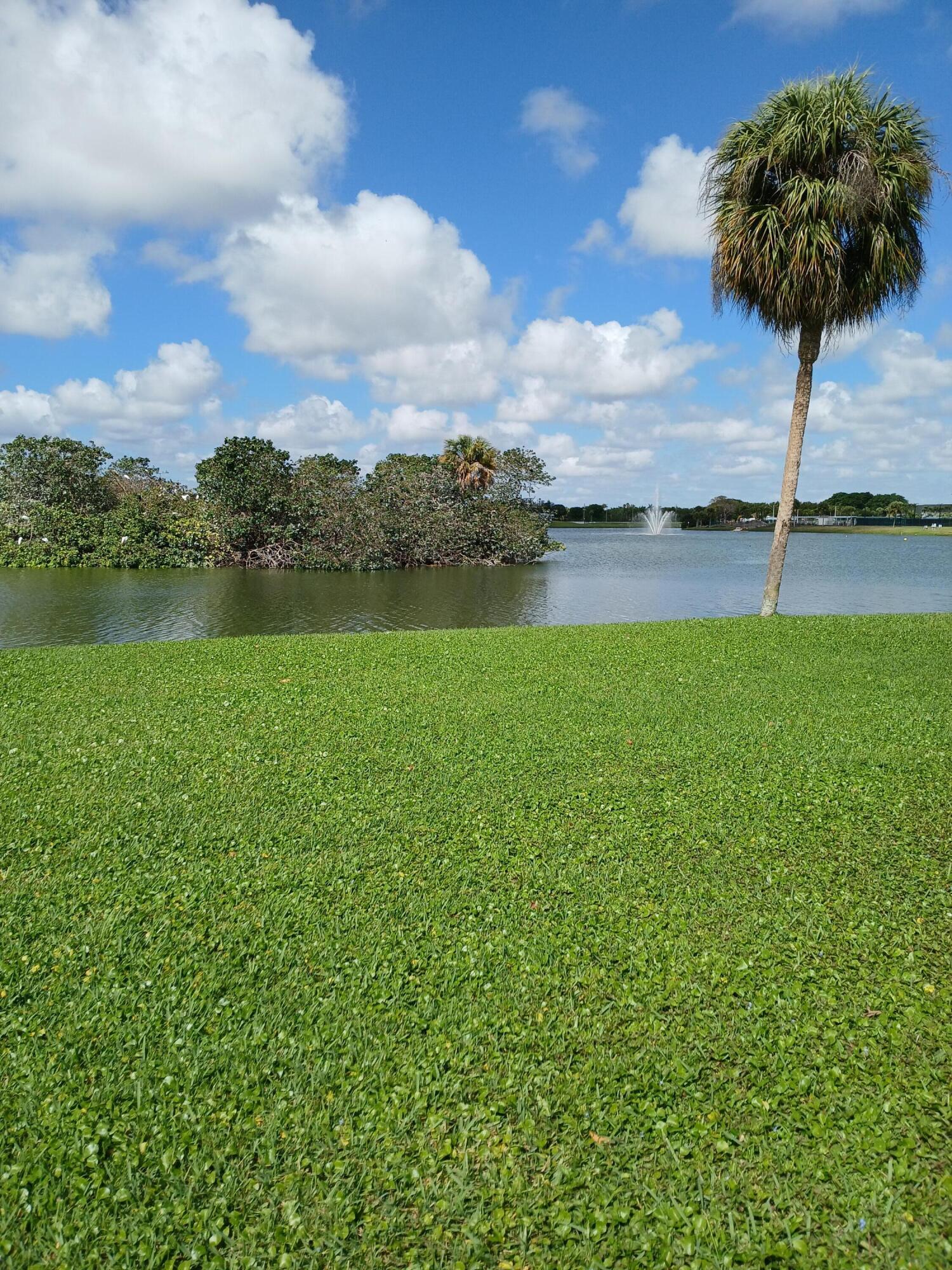Foto de propiedad en 92 Seville Drive, Delray Beach, FL 33446 Delray Beach con MLS# 