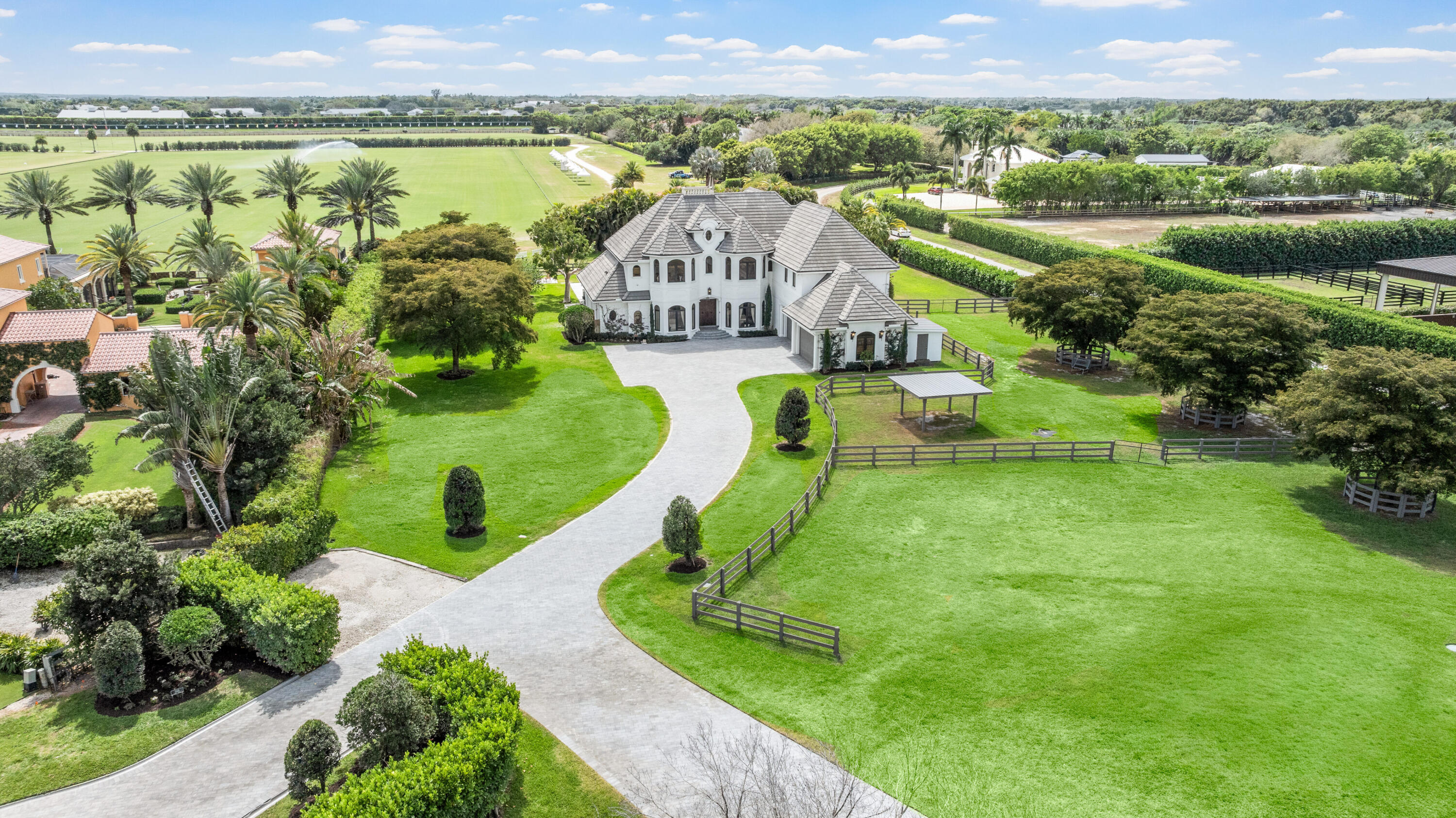 Foto de propiedad en 3585 Aiken Court, Wellington, FL 33414 Wellington con MLS# 