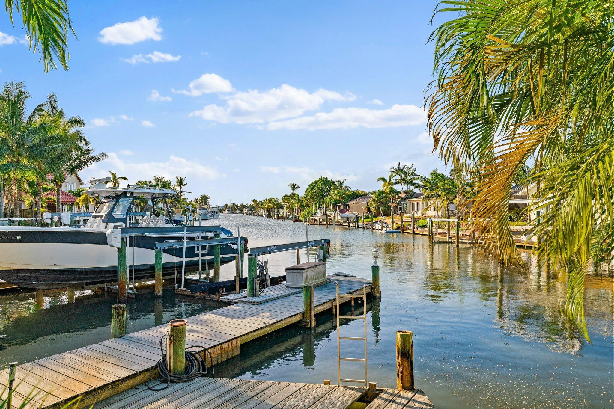 Foto de propiedad en 2611 Flotilla Terrace, Fort Pierce, FL 34949 Fort Pierce con MLS# 