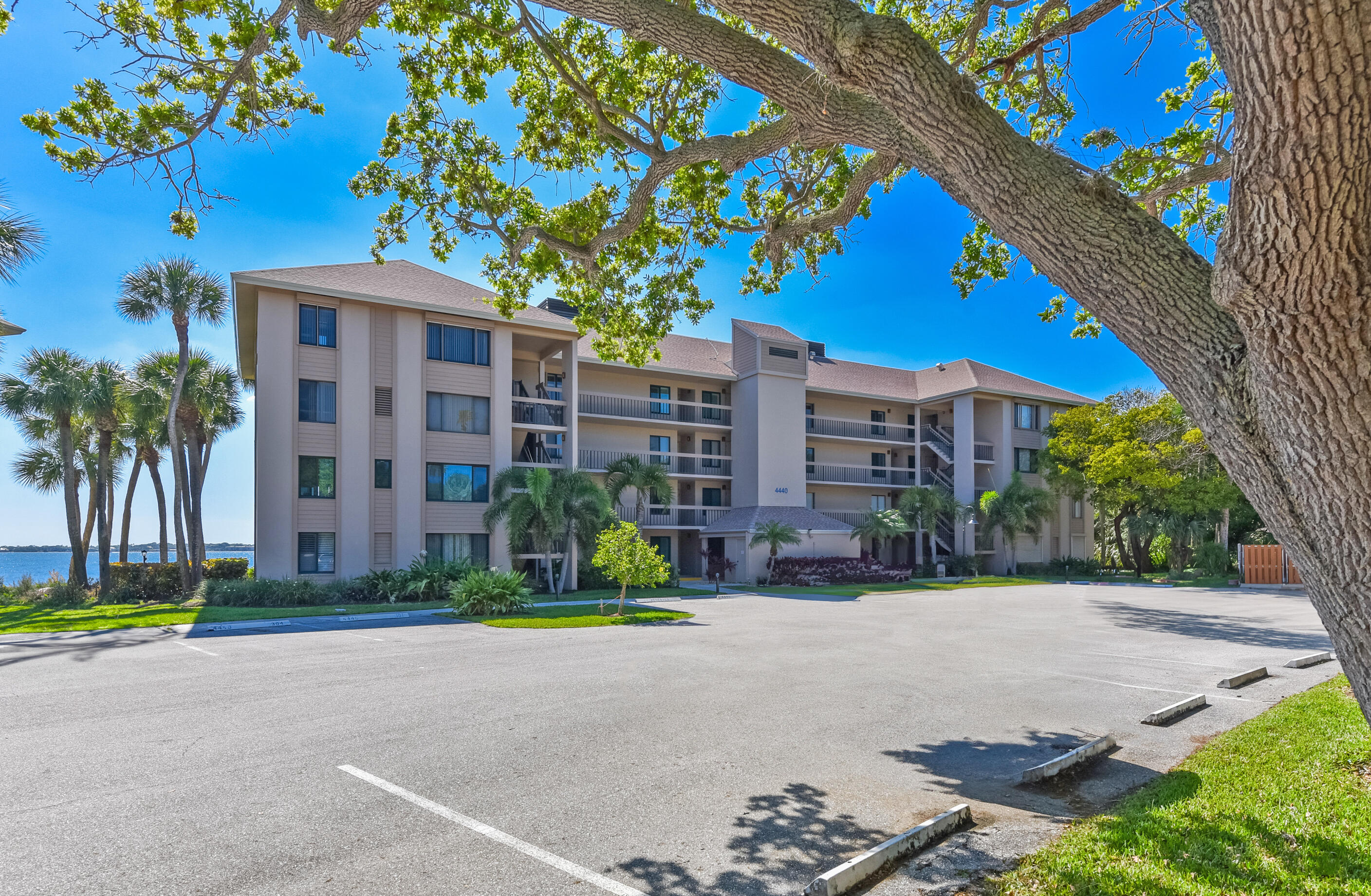 En Renta 4440 NE Sandpebble Trace 104, Stuart, FL 34996, Stuart, FL 34996