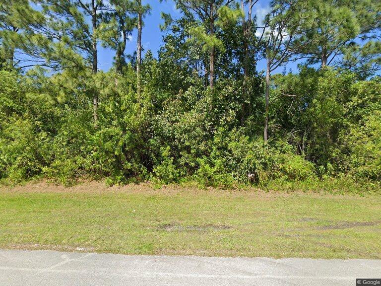 Foto de propiedad en 1073 SW Calmar Avenue, Port St. Lucie, FL 34953 Port St. Lucie con MLS# 