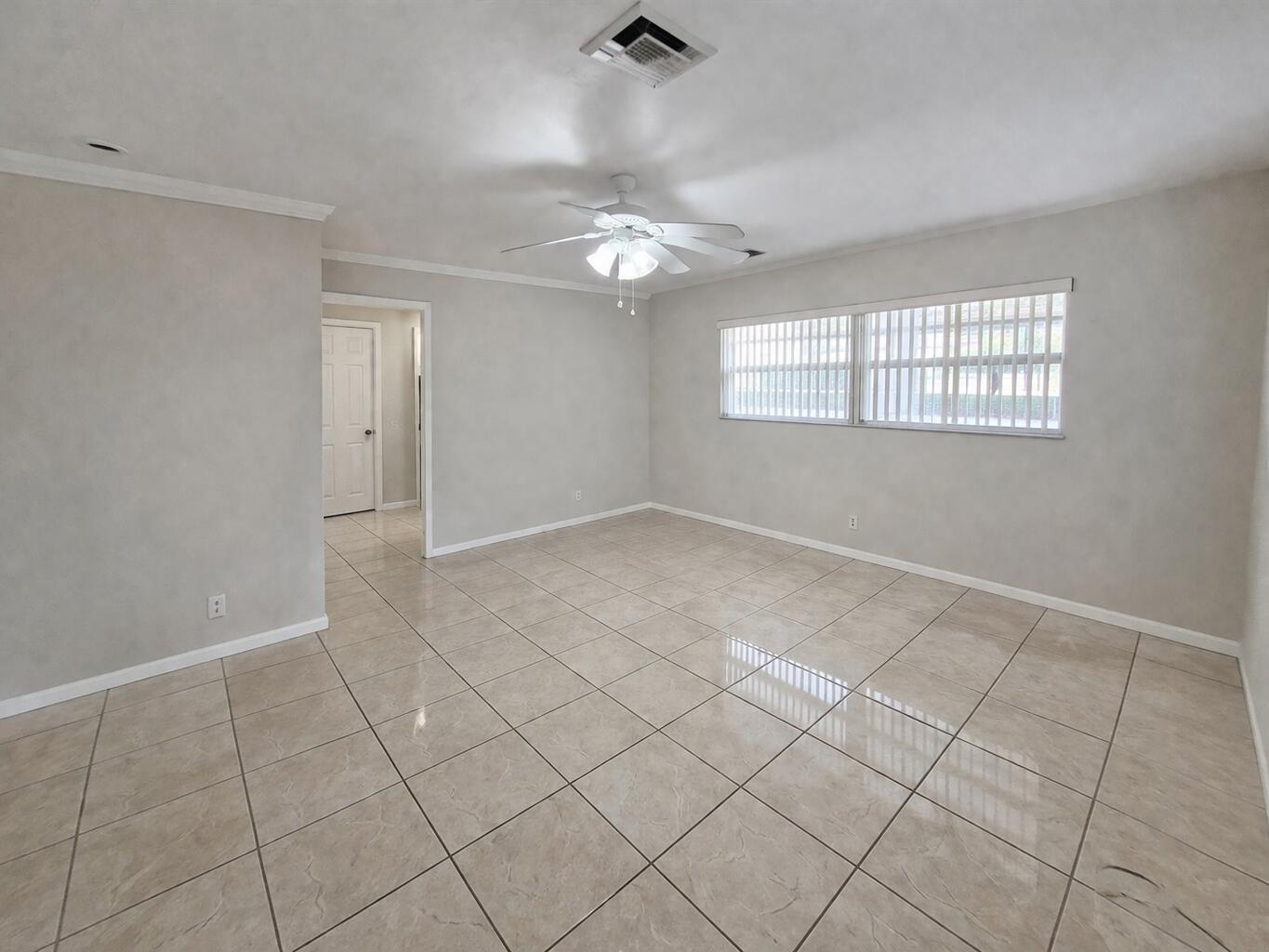 Foto de propiedad en 3709 Tyler Street, Hollywood, FL 33021 Hollywood con MLS# 