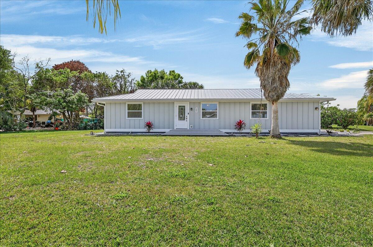 Foto de propiedad en 262 Easy Street, Sebastian, FL 32958 Sebastian con MLS# 