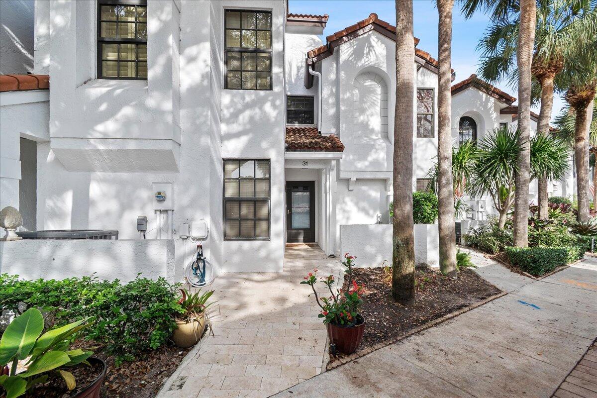 Foto de propiedad en 2359 Treasure Isle Drive 31, Palm Beach Gardens, FL 33410 Palm Beach Gardens con MLS# 