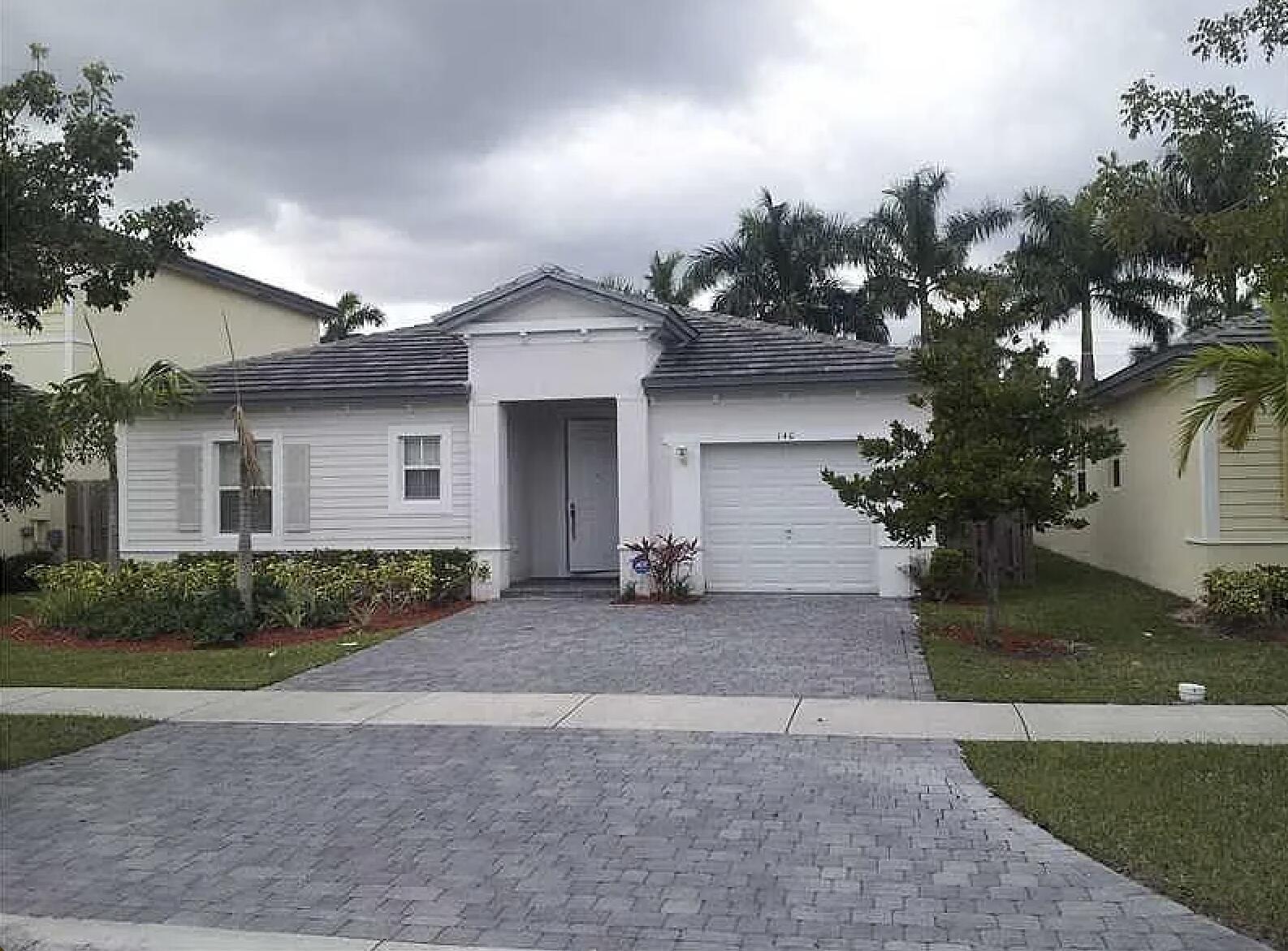Foto de propiedad en 140 NE 28th Terrace, Homestead, FL 33033 Homestead con MLS# 