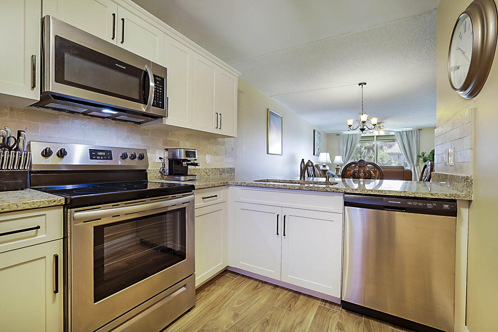 Foto de propiedad en 2541 Aragon Boulevard 202, Sunrise, FL 33322 Sunrise con MLS# 