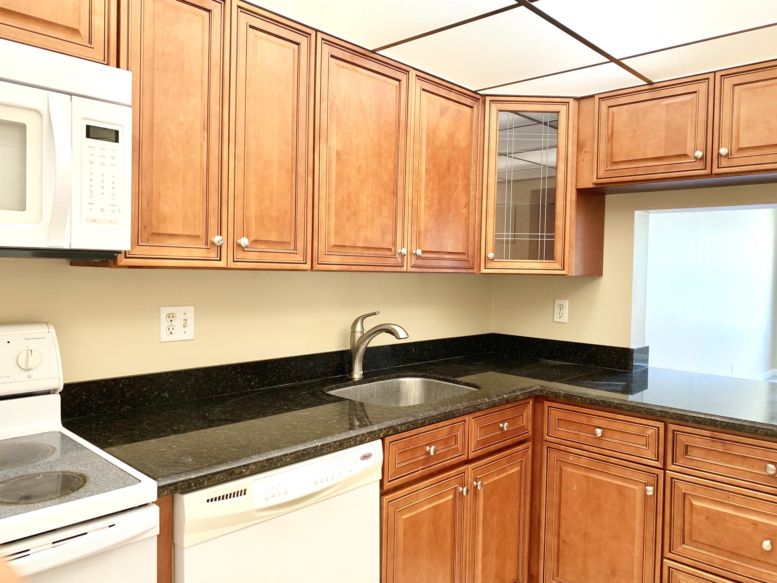 En Renta 2312 S Cypress Bend Drive 209, Pompano Beach, FL 33069, Pompano Beach, FL 33069