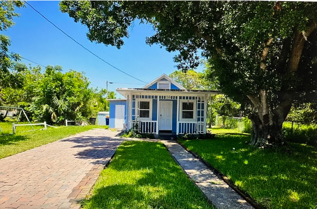 Foto de propiedad en 1706 N 15th Street, Fort Pierce, FL 34950 Fort Pierce con MLS# 