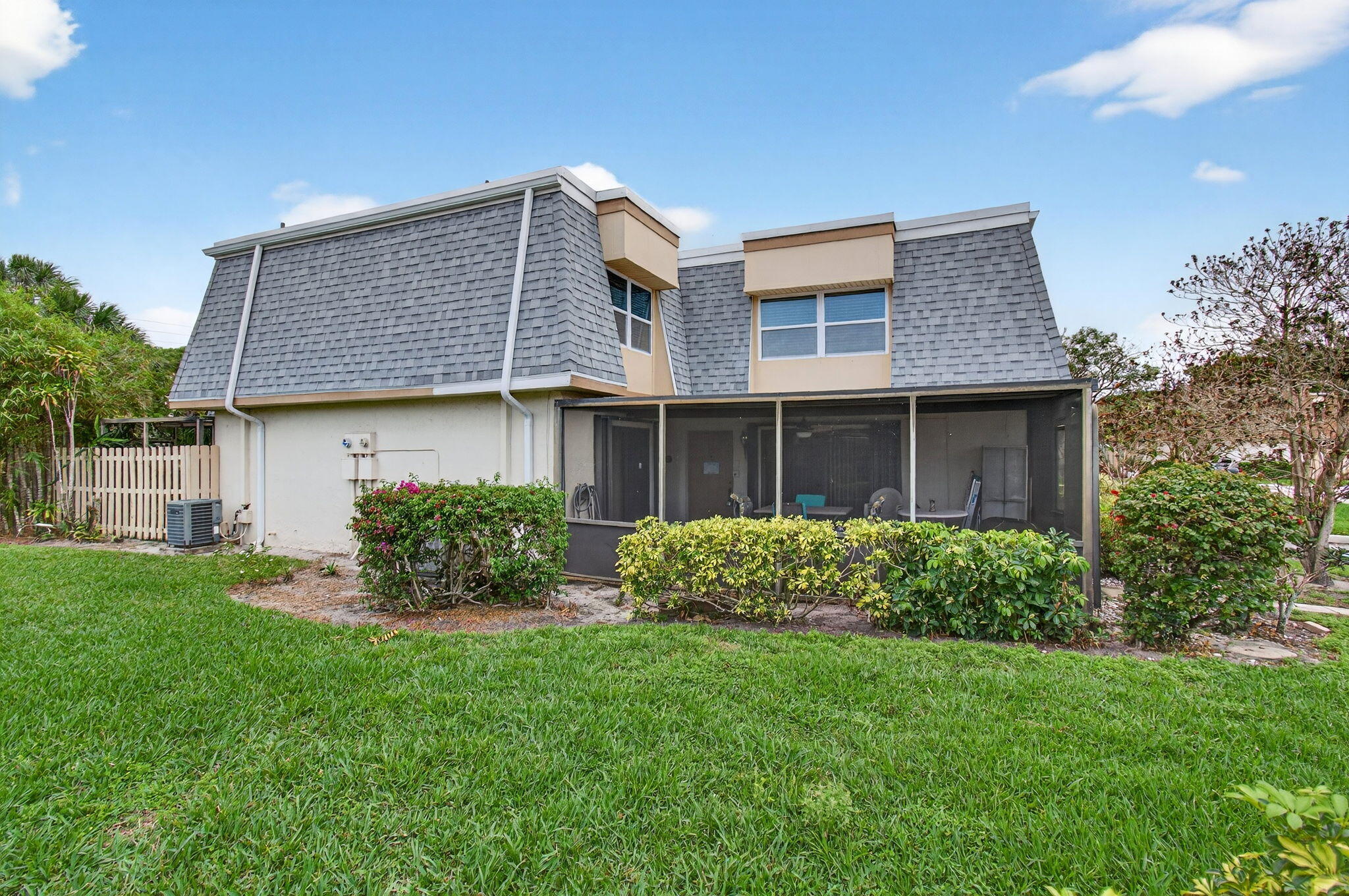 Foto de propiedad en 2686 NW 7th Court C, Delray Beach, FL 33445 Delray Beach con MLS# 