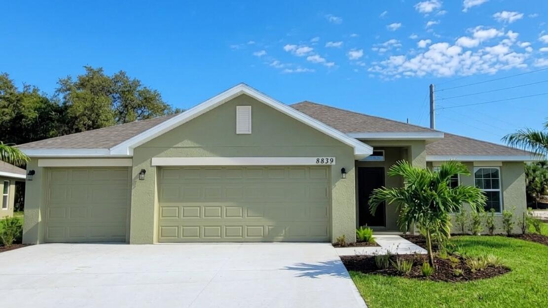 Foto de propiedad en 8839 Waterstone Boulevard, Fort Pierce, FL 34951 Fort Pierce con MLS# 
