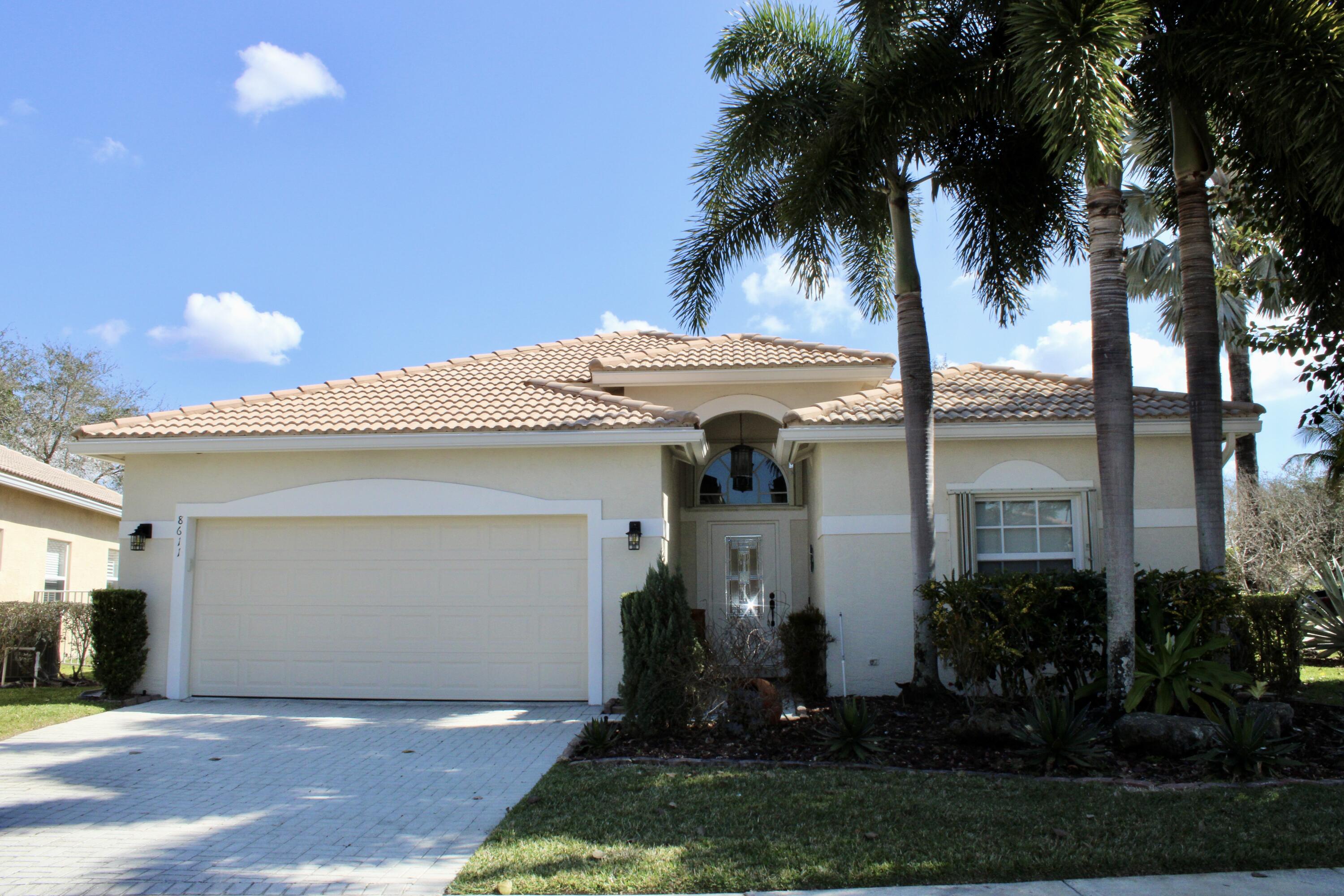 Foto de propiedad en 8611 Gold Cay, West Palm Beach, FL 33411 West Palm Beach con MLS# 