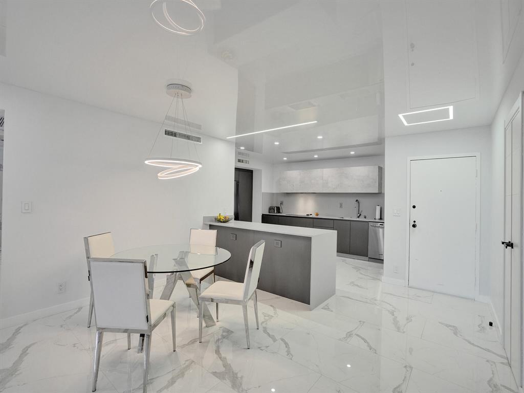 Foto de propiedad en 2500 Parkview Drive 1112, Hallandale Beach, FL 33009 Hallandale Beach con MLS# 