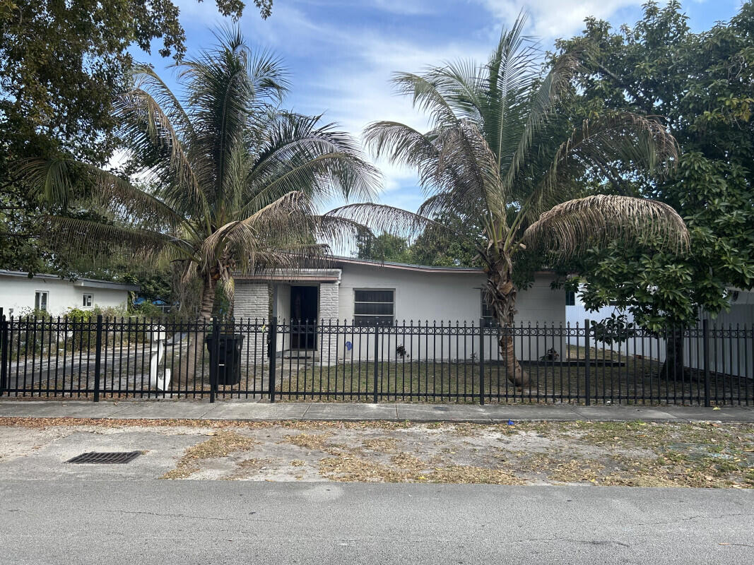 Vendido 14035 NW 6th Avenue, North Miami, FL 33168, North Miami, FL 33168