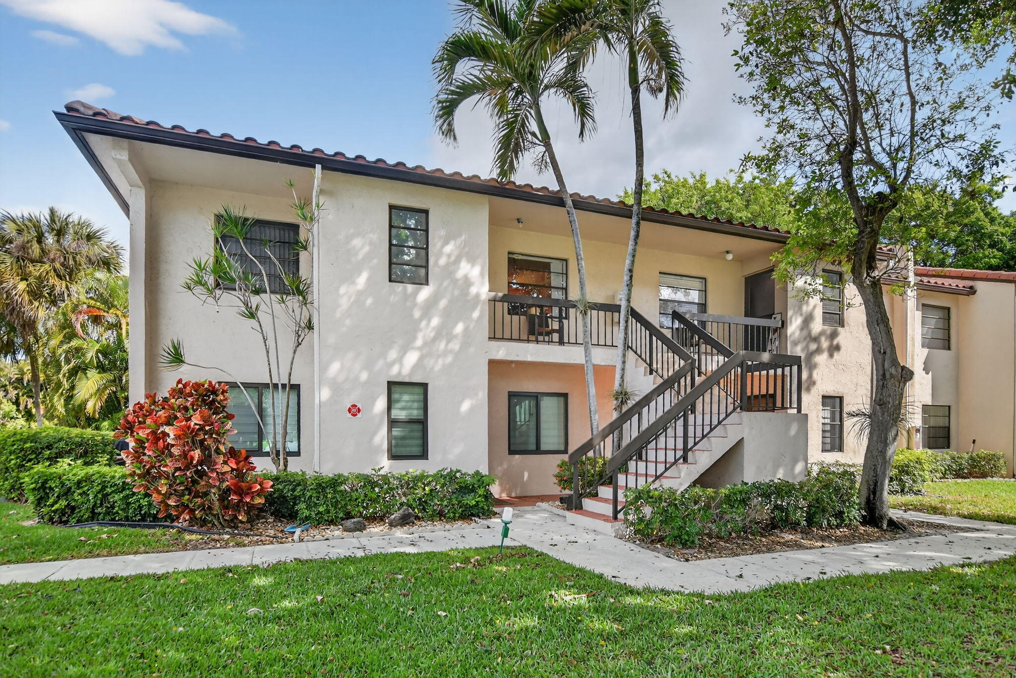 Foto de propiedad en 21501 Juego Circle 29 F, Boca Raton, FL 33433 Boca Raton con MLS# 