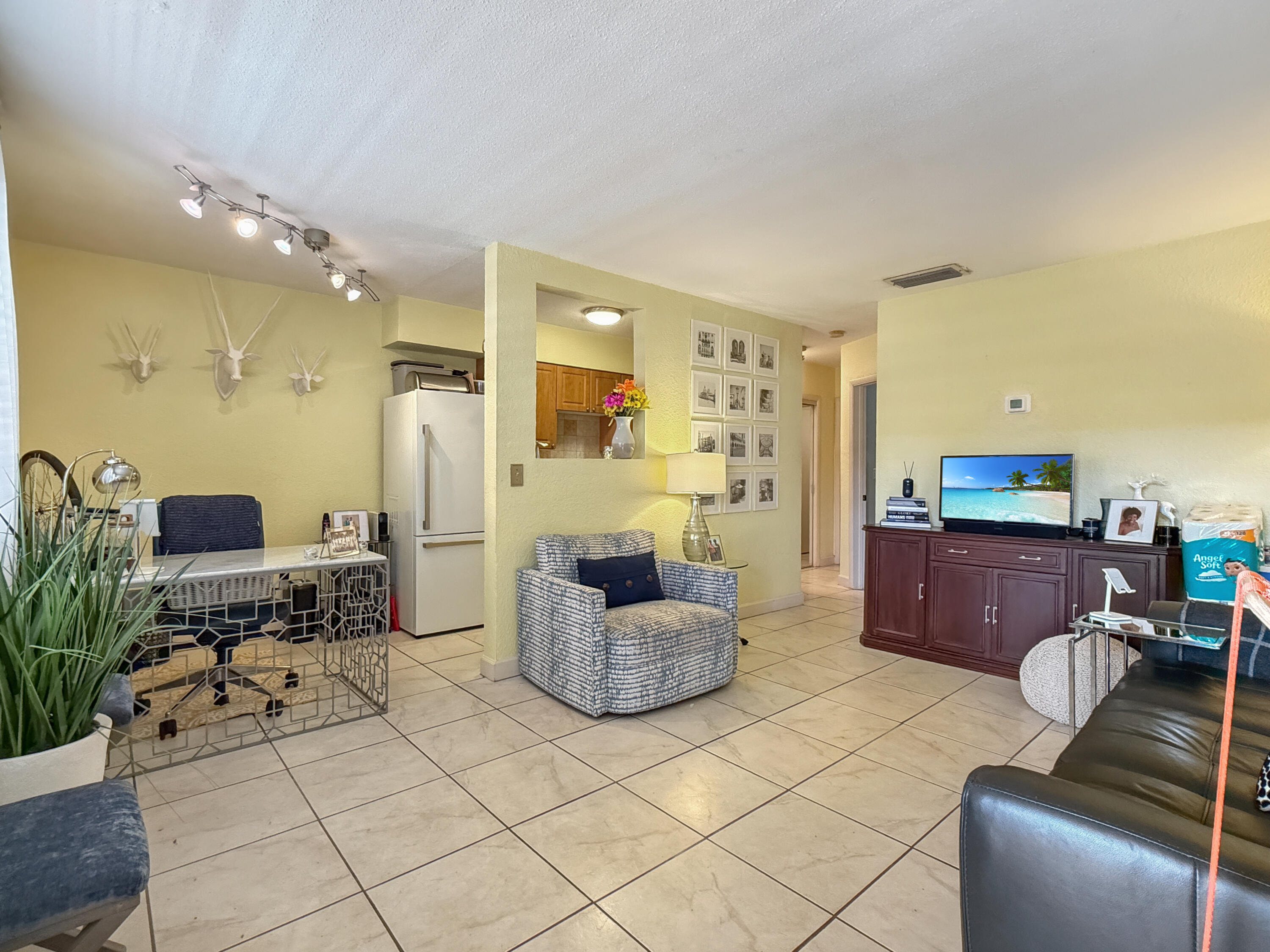 Foto de propiedad en 2607 NE 8th Avenue #25, Wilton Manors, FL 33334 Wilton Manors con MLS# 