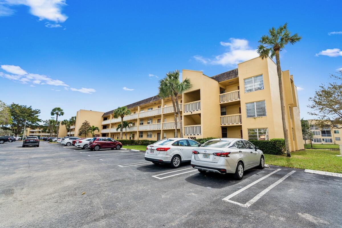 Vendido 6300 NW 62nd Street 107, Tamarac, FL 33319, Tamarac, FL 33319