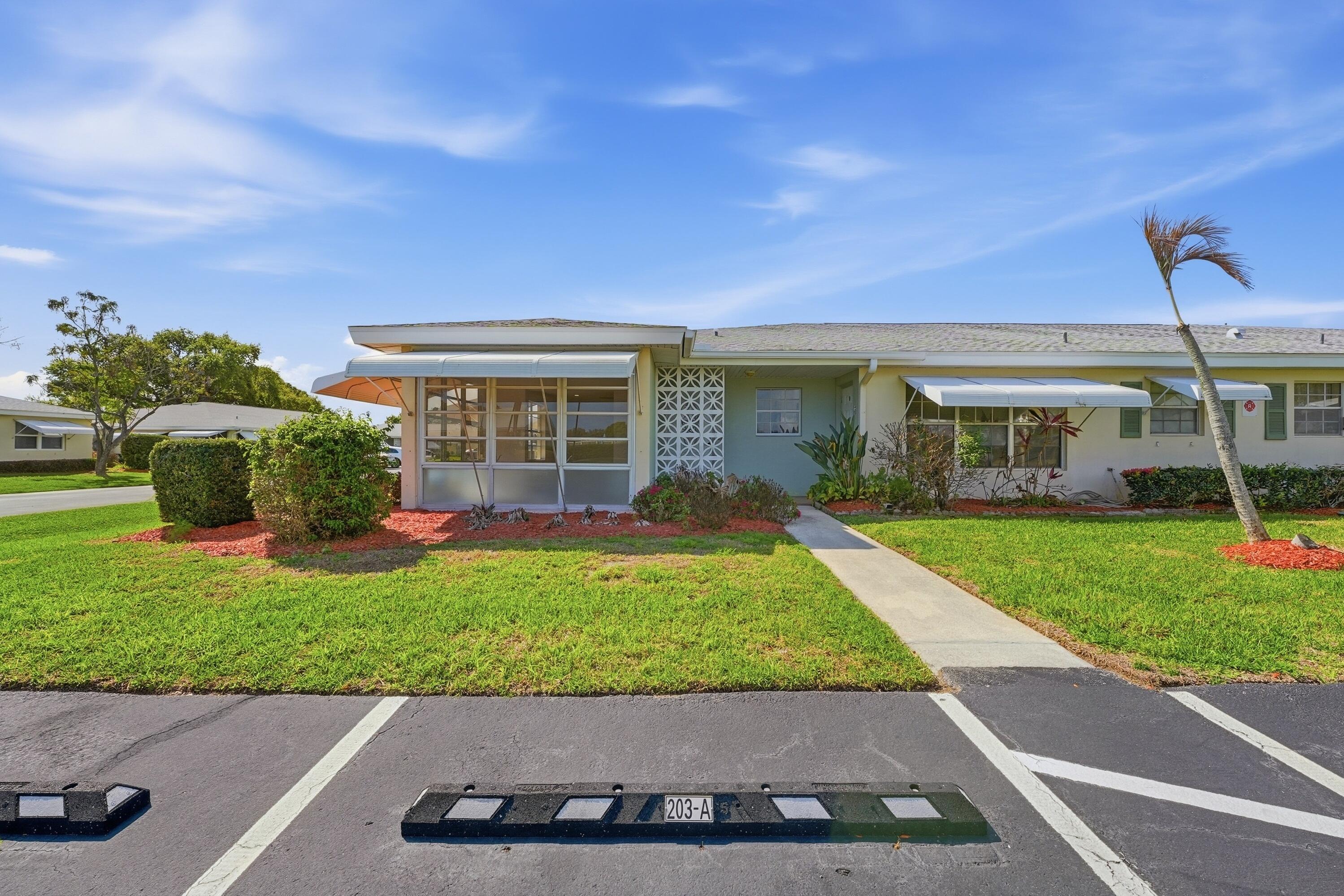 Foto de propiedad en 203 Manatee Lane A, Fort Pierce, FL 34982 Fort Pierce con MLS# 