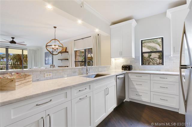 Foto de propiedad en 100 Uno Lago Drive 205, Juno Beach, FL 33408 Juno Beach con MLS# 