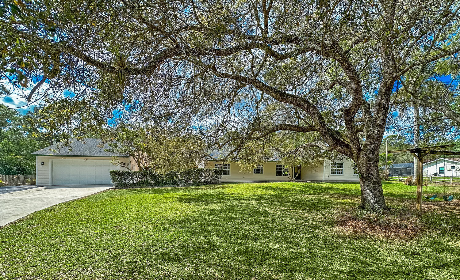 Foto de propiedad en 16244 E Downers Drive, Loxahatchee, FL 33470 Loxahatchee con MLS# 