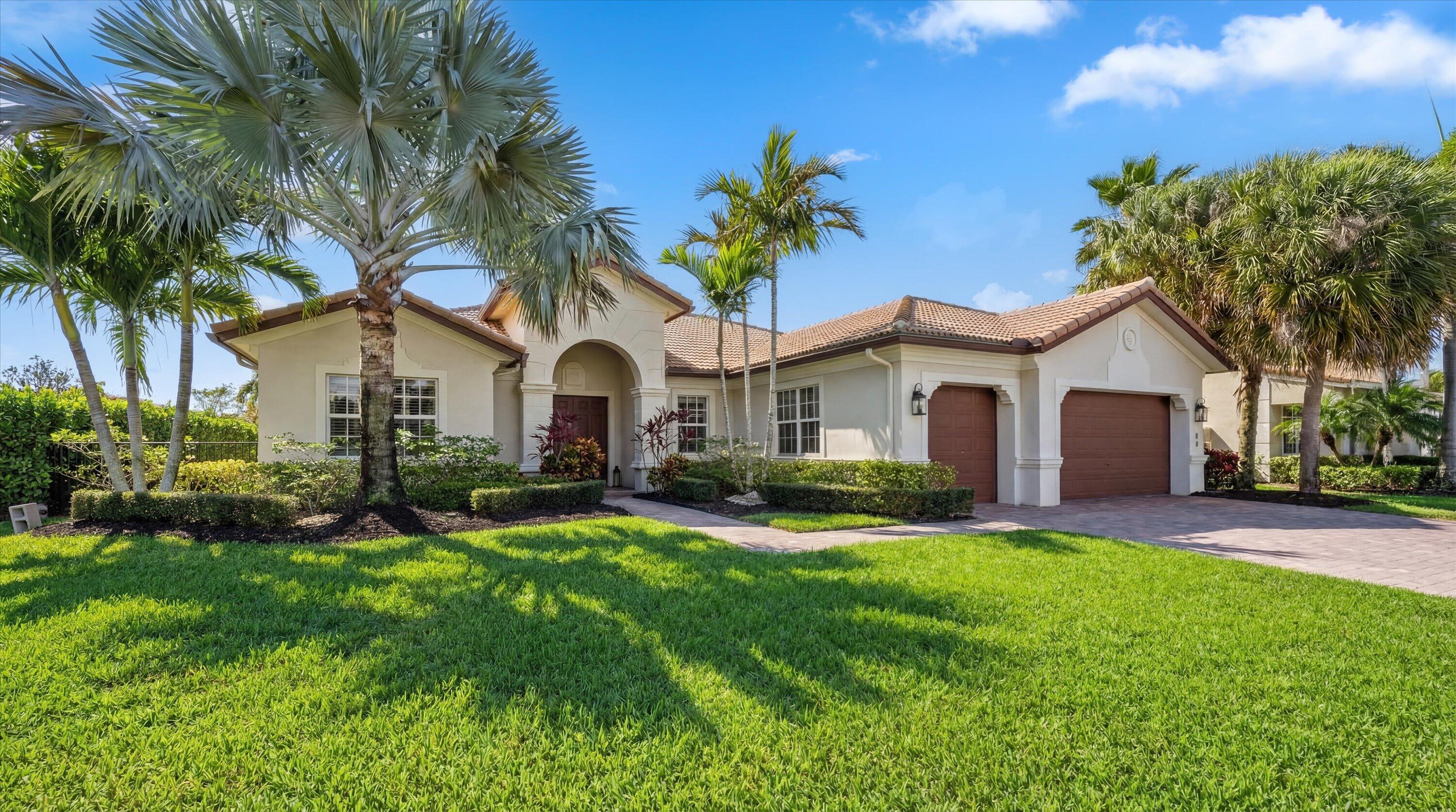 Foto de propiedad en 108 Casa Circle, Jupiter, FL 33458 Jupiter con MLS# 