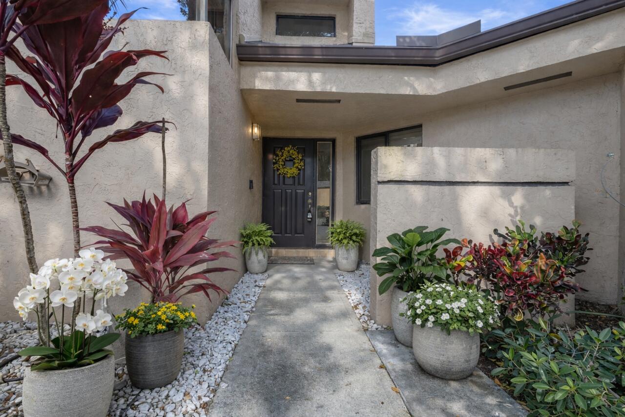 Foto de propiedad en 124 Chelsea Lane S, Plantation, FL 33324 Plantation con MLS# 