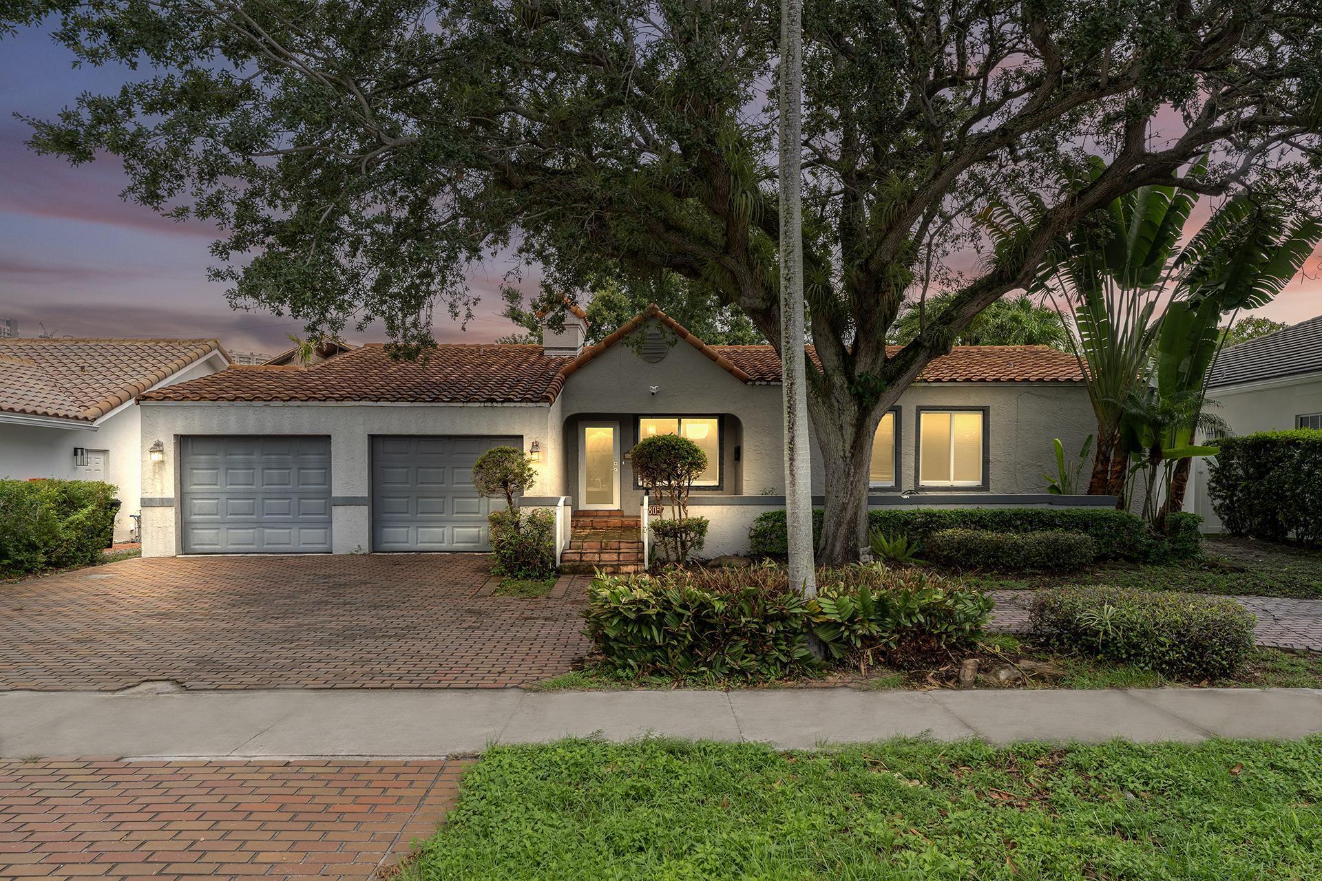 Foto de propiedad en 805 SE 10th Street, Fort Lauderdale, FL 33316 Fort Lauderdale con MLS# 