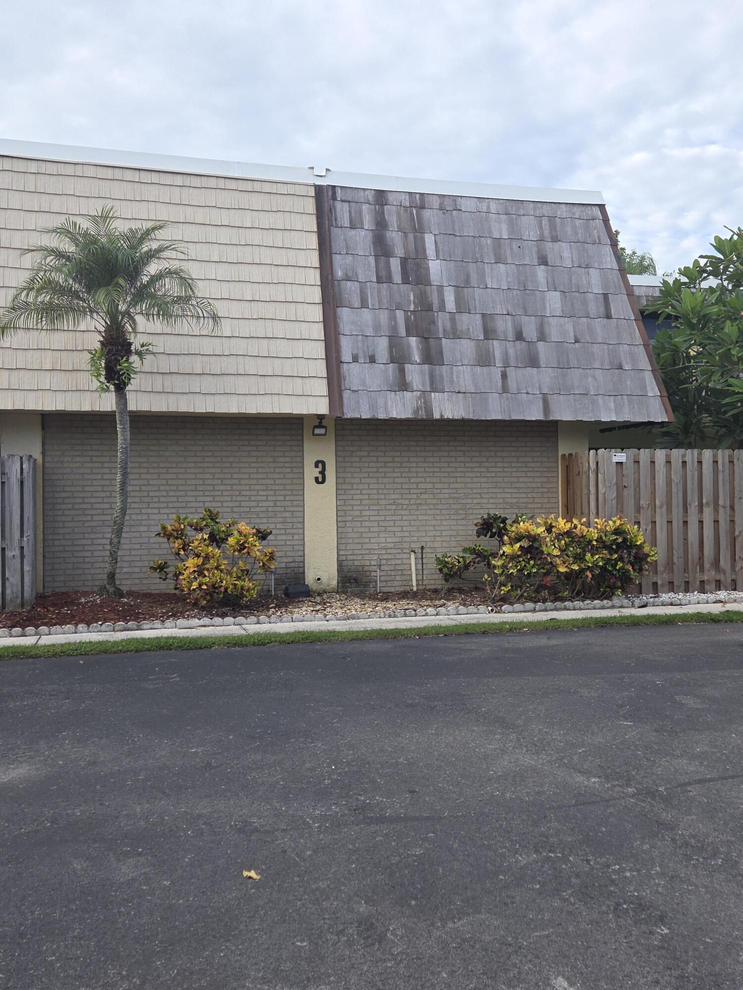 Foto de propiedad en 1170 6th Avenue 3a, Vero Beach, FL 32960 Vero Beach con MLS# 