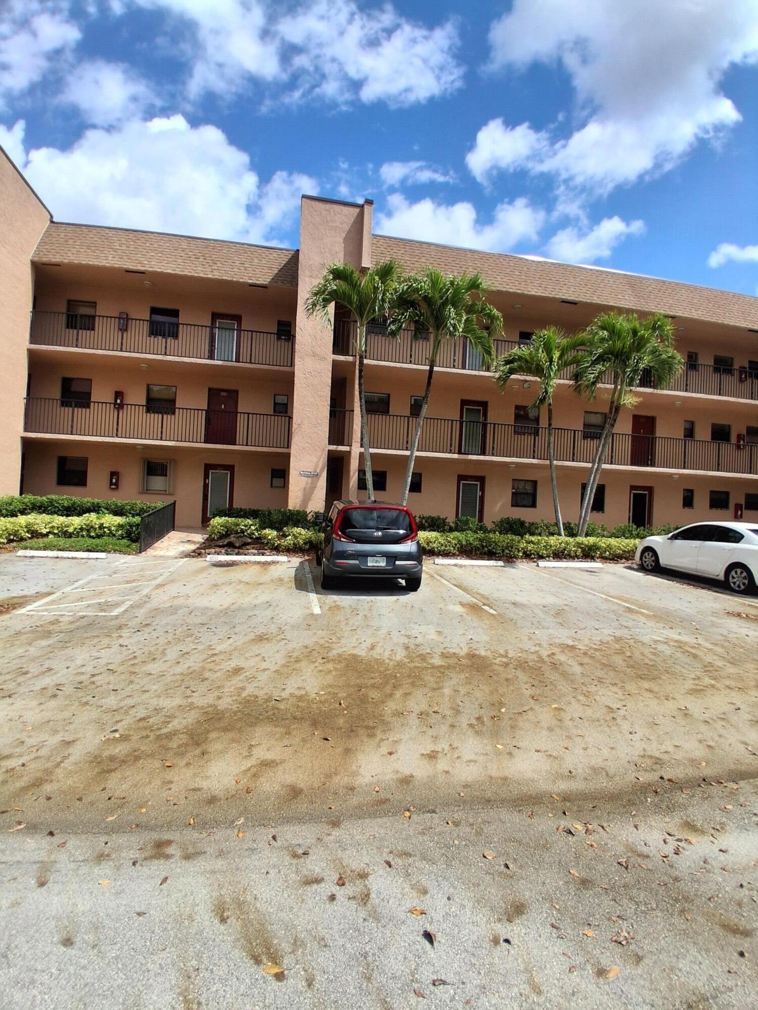 En Venta 10303 Sunrise Lakes Boulevard 103, Sunrise, FL 33322, Sunrise, FL 33322