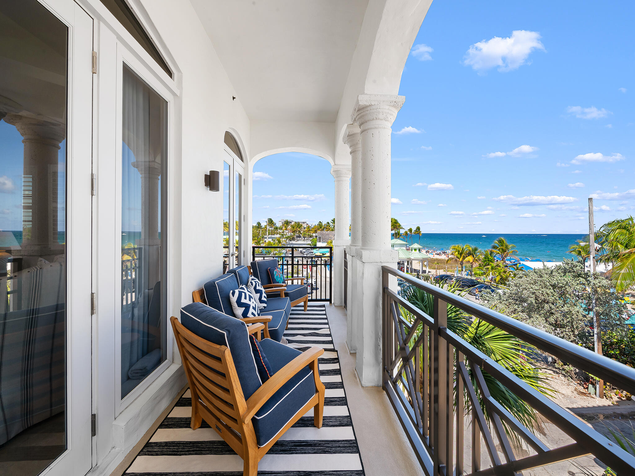 Foto de propiedad en 4320 El Mar Drive 301, Lauderdale-By-The-Sea, FL 33308 Lauderdale-By-The-Sea con MLS# 