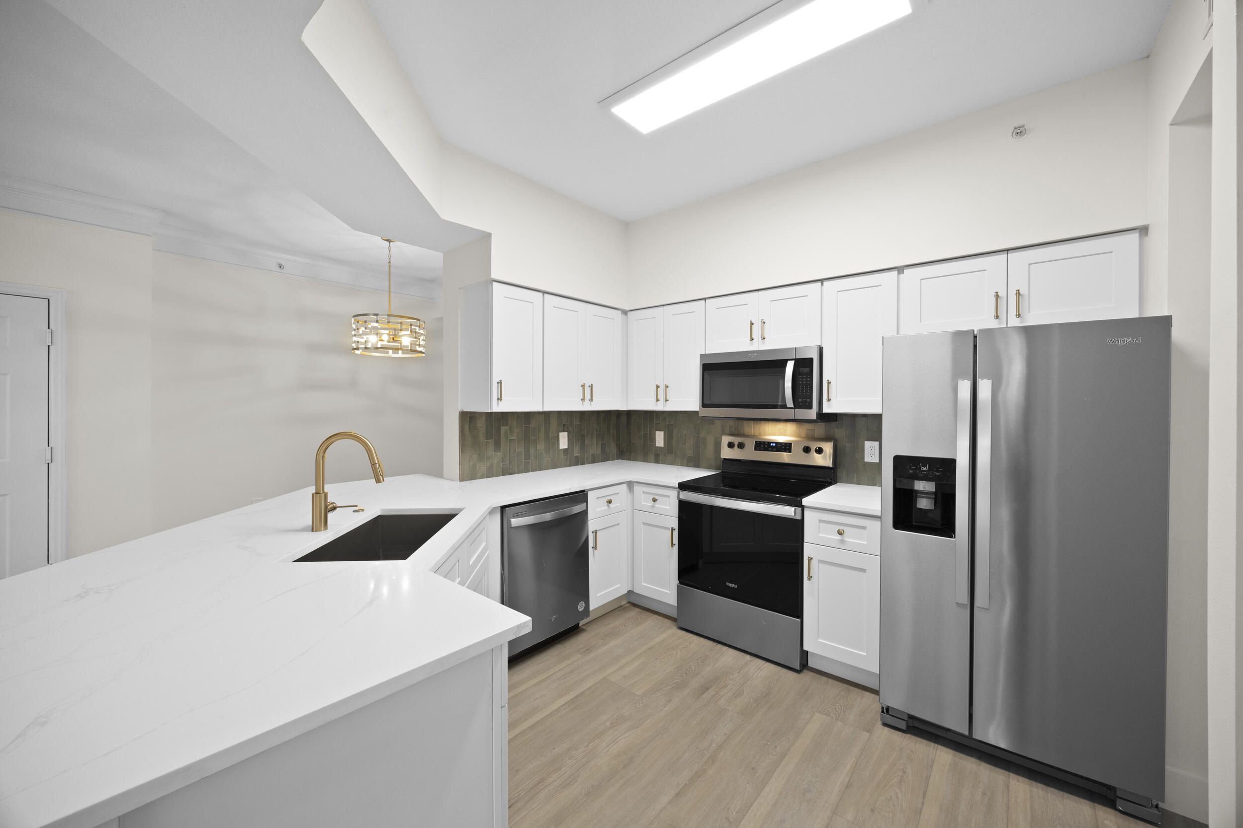 Newly Renovated High End Finishes