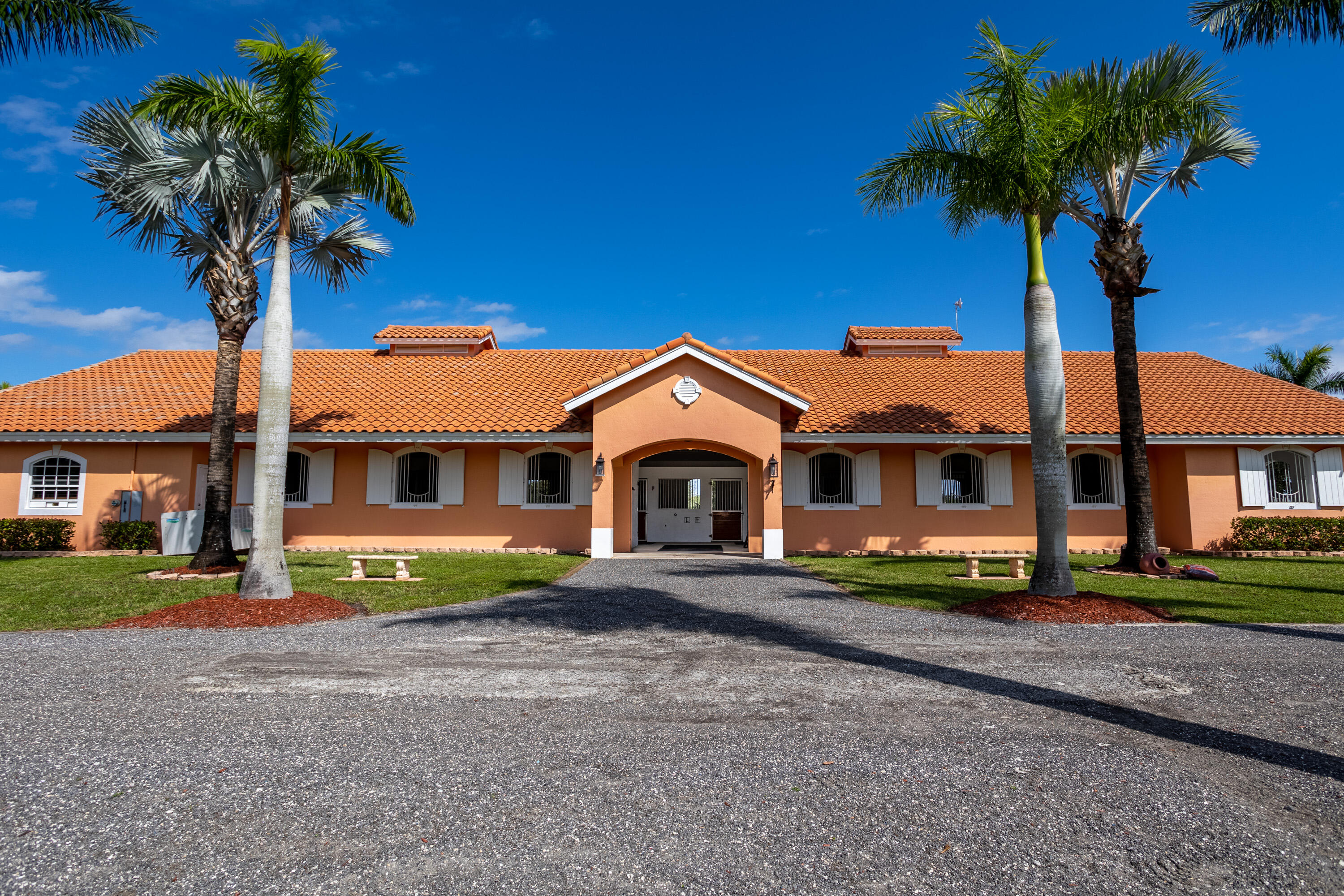 Foto de propiedad en 4750 South Road, Wellington, FL 33414 Wellington con MLS# 