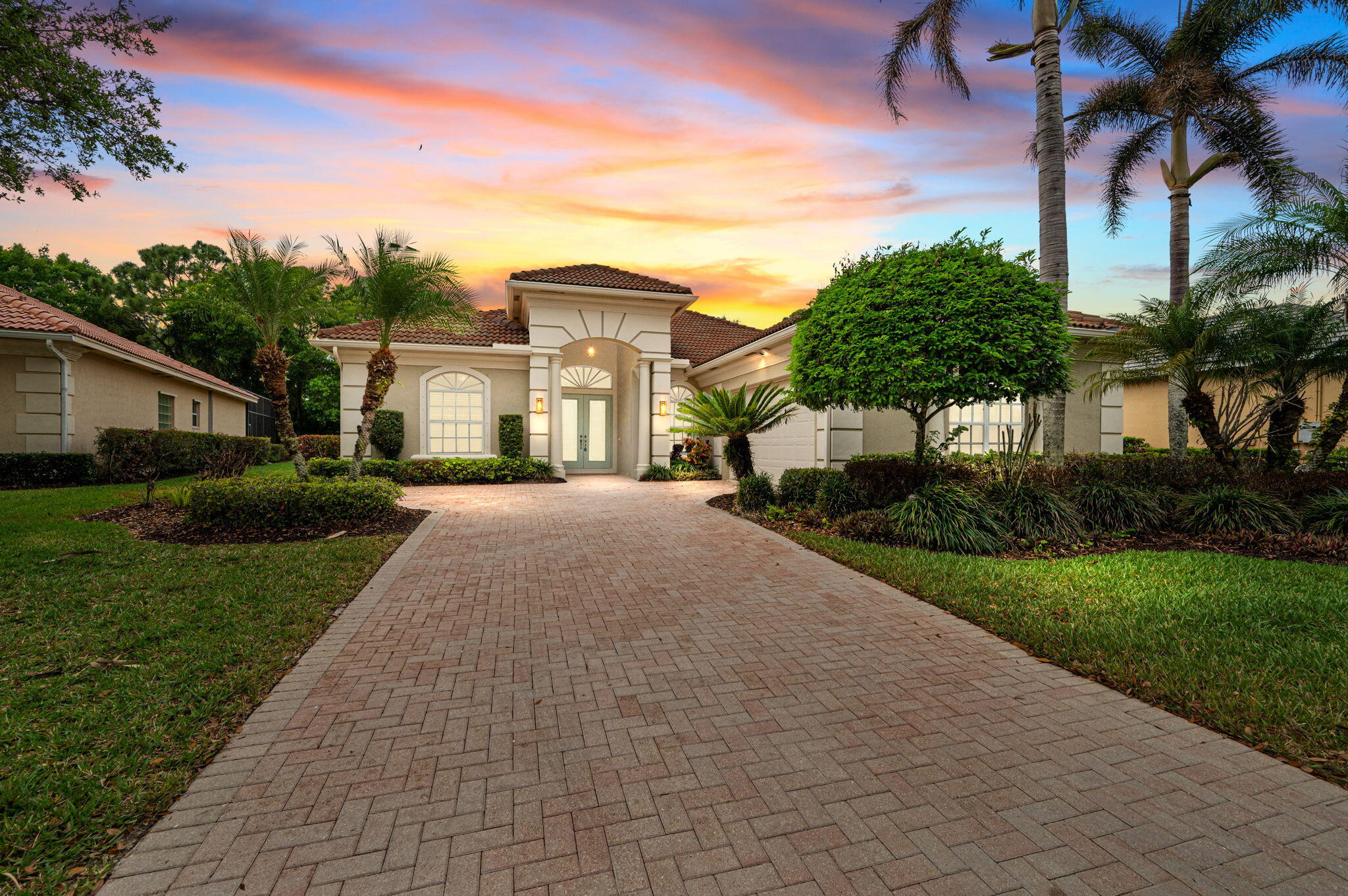 Foto de propiedad en 9113 One Putt Place, Port St. Lucie, FL 34986 Port St. Lucie con MLS# 