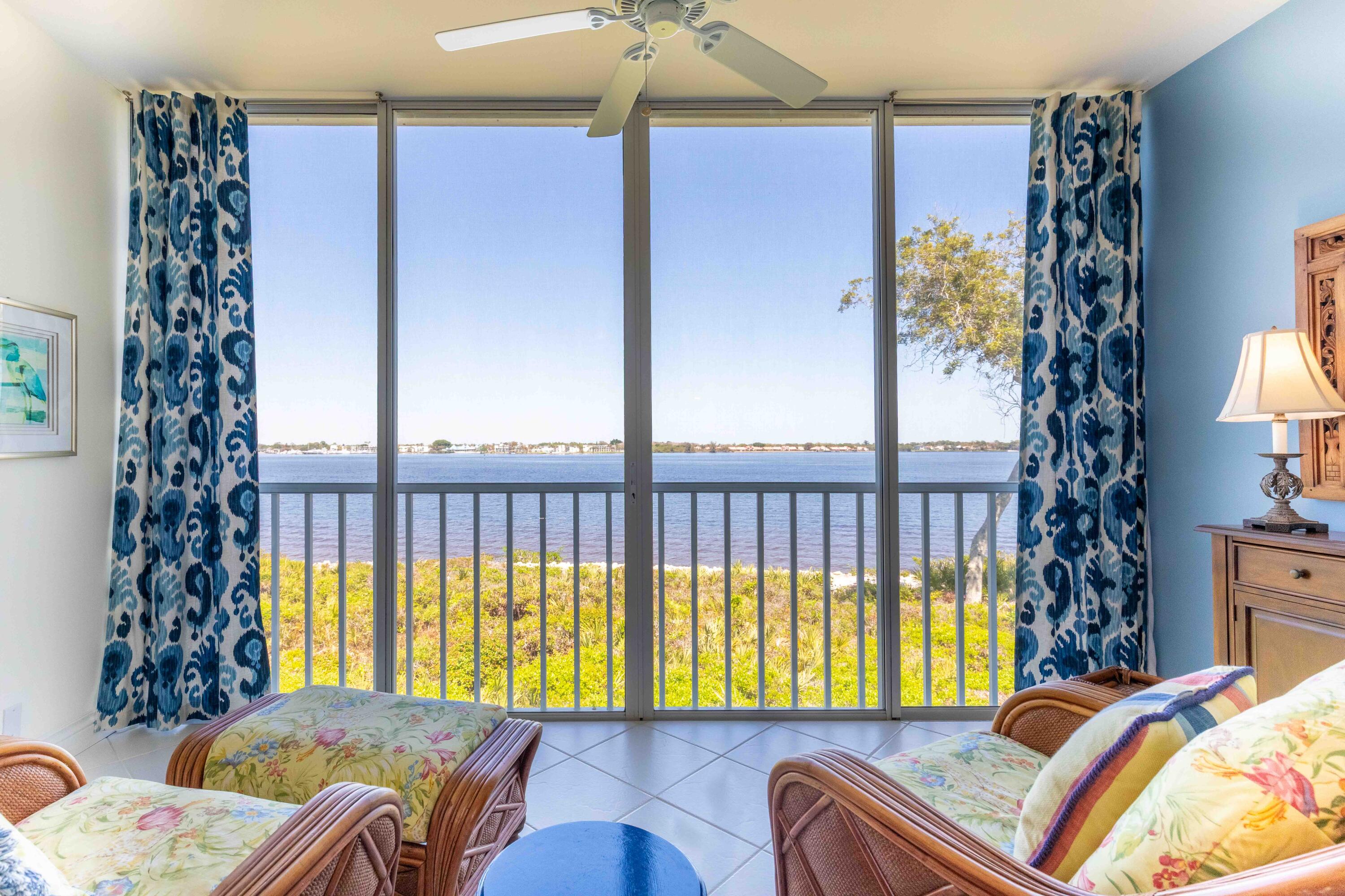 Foto de propiedad en 12356 Harbour Ridge Boulevard, Palm City, FL 34990 Palm City con MLS# 