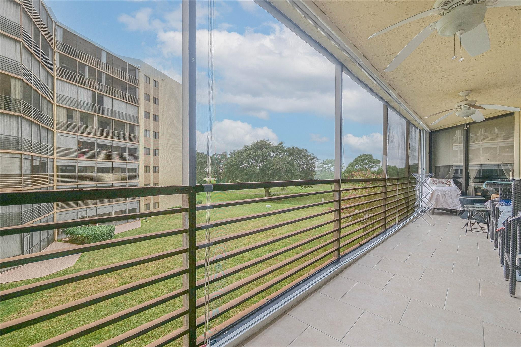 Foto de propiedad en 7300 Radice Court 302, Lauderhill, FL 33319 Lauderhill con MLS# 