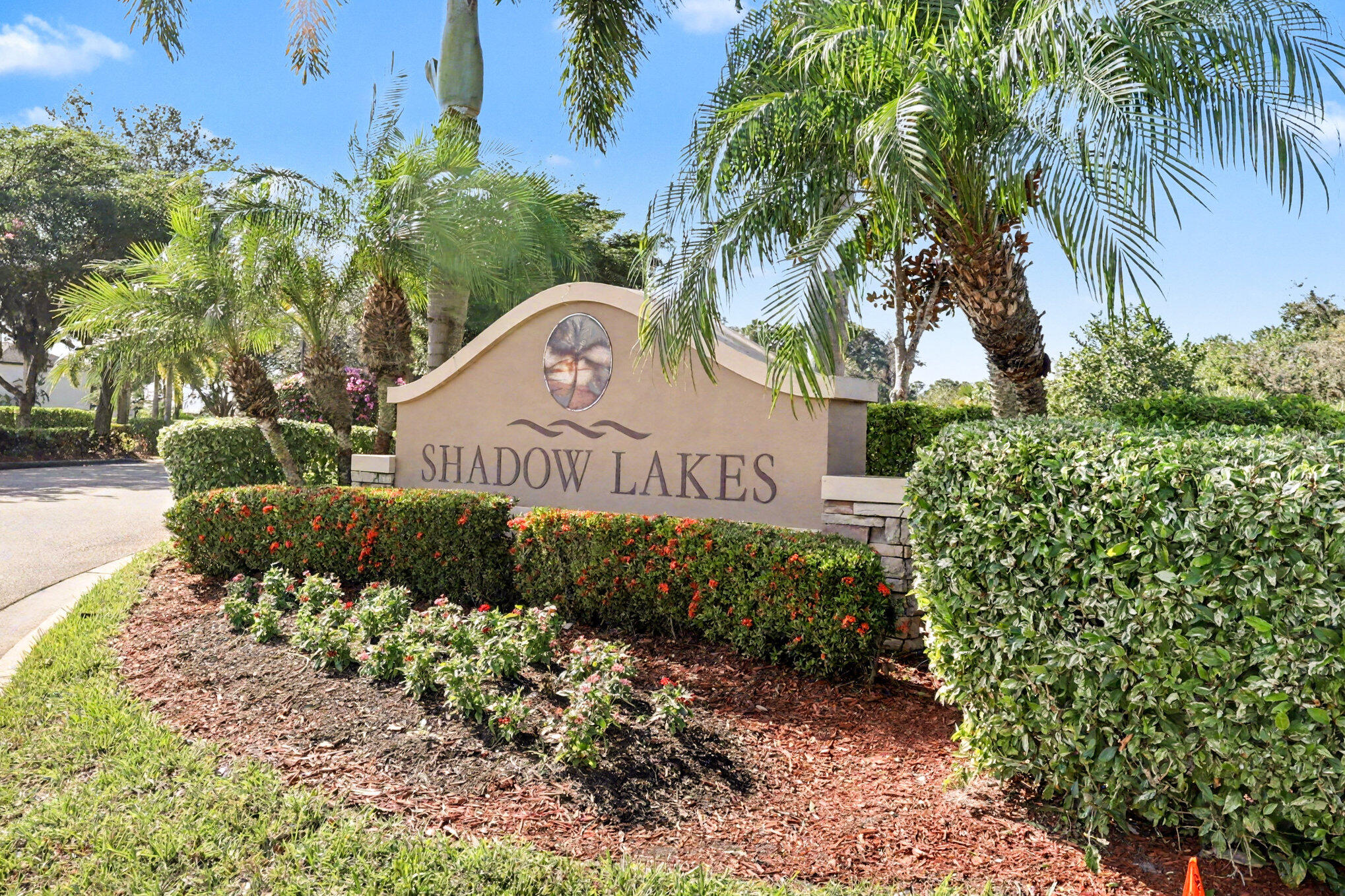 Foto de propiedad en 746 Center Lake Street, Lehigh Acres, FL 33974 Lehigh Acres con MLS# 