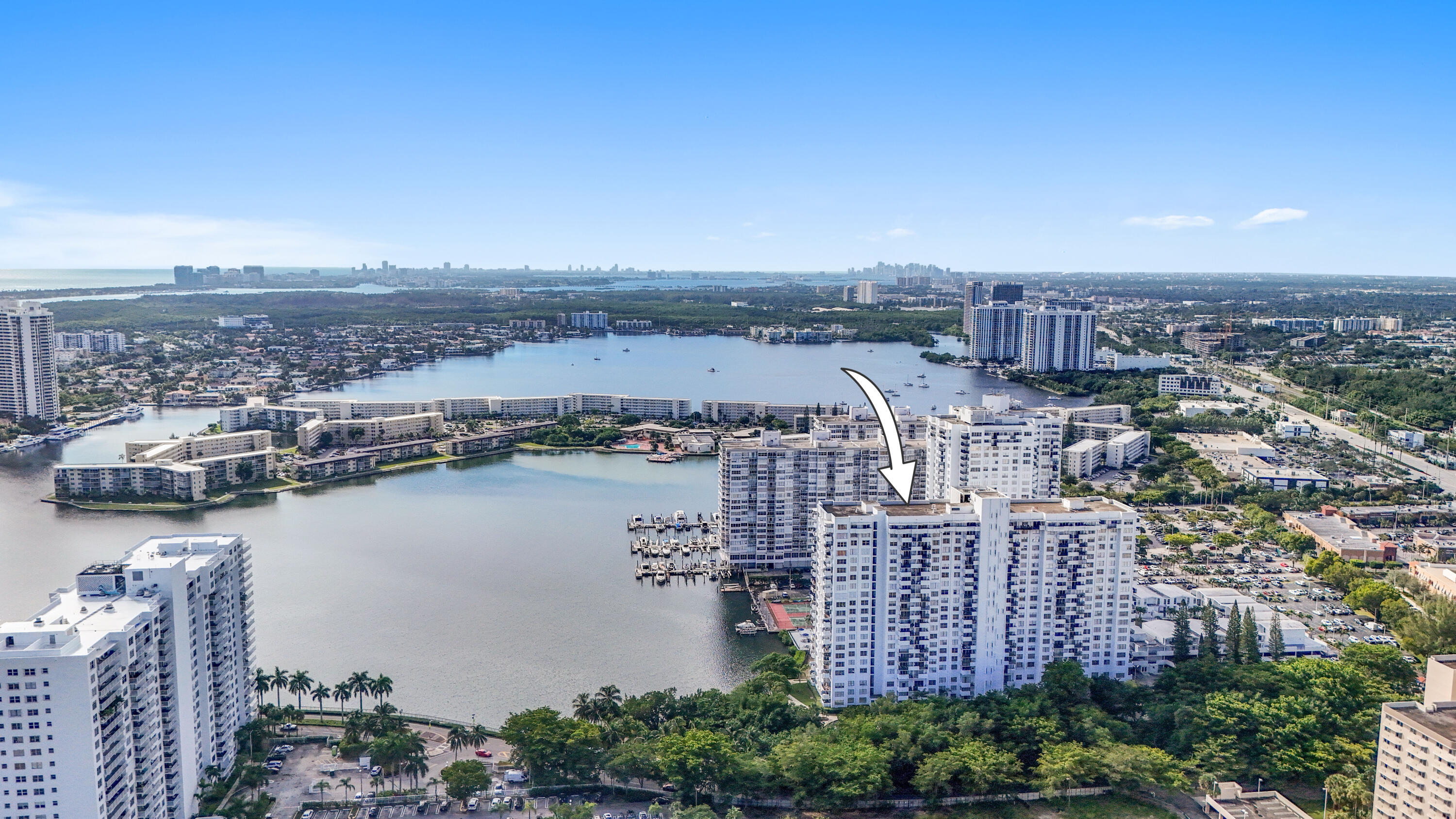 Foto de propiedad en 2780 NE 183rd Street 716, Aventura, FL 33160 Aventura con MLS# 