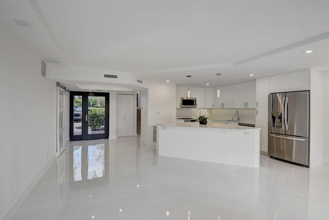 Foto de propiedad en 2006 Bridgewood Drive, Boca Raton, FL 33434 Boca Raton con MLS# 