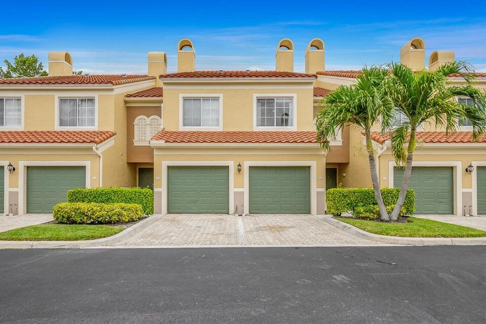 Foto de propiedad en 11785 St Andrews Place 104, Wellington, FL 33414 Wellington con MLS# 