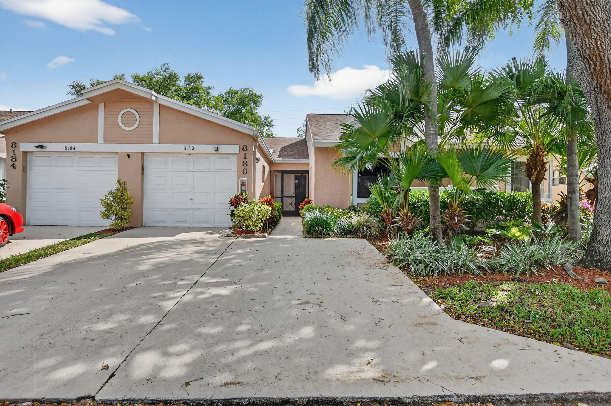 Foto de propiedad en 8188 Summerbreeze Lane, Boca Raton, FL 33496 Boca Raton con MLS# 