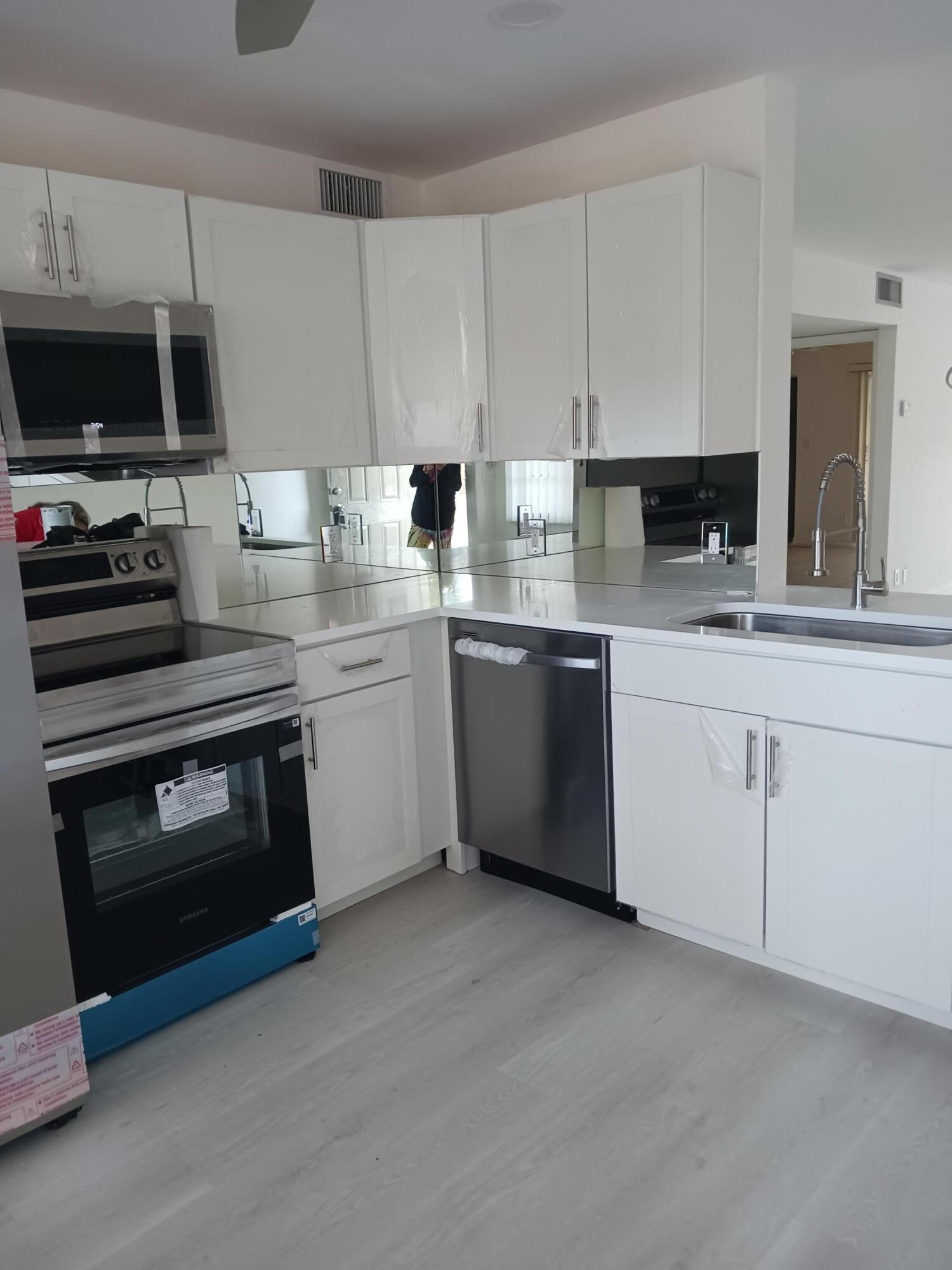 Foto de propiedad en 4702 Martinique Drive F3, Coconut Creek, FL 33066 Coconut Creek con MLS# 