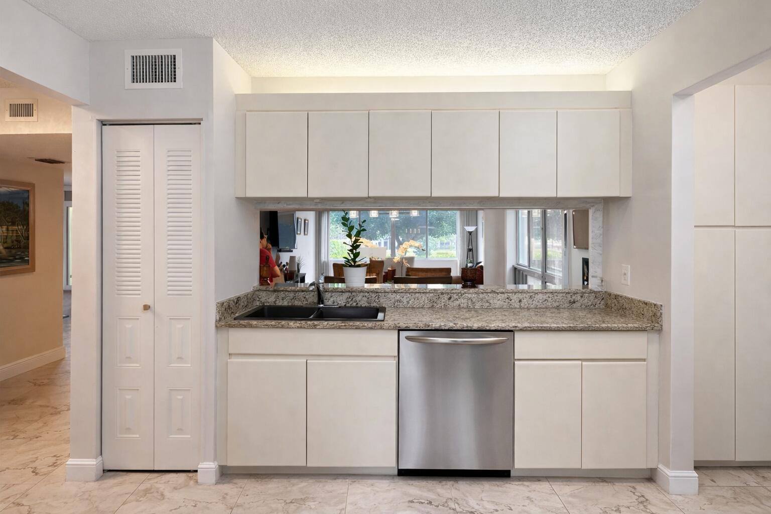 Foto de propiedad en 6698 N 10th Ave Avenue N 116, Lake Worth, FL 33467 Lake Worth con MLS# 