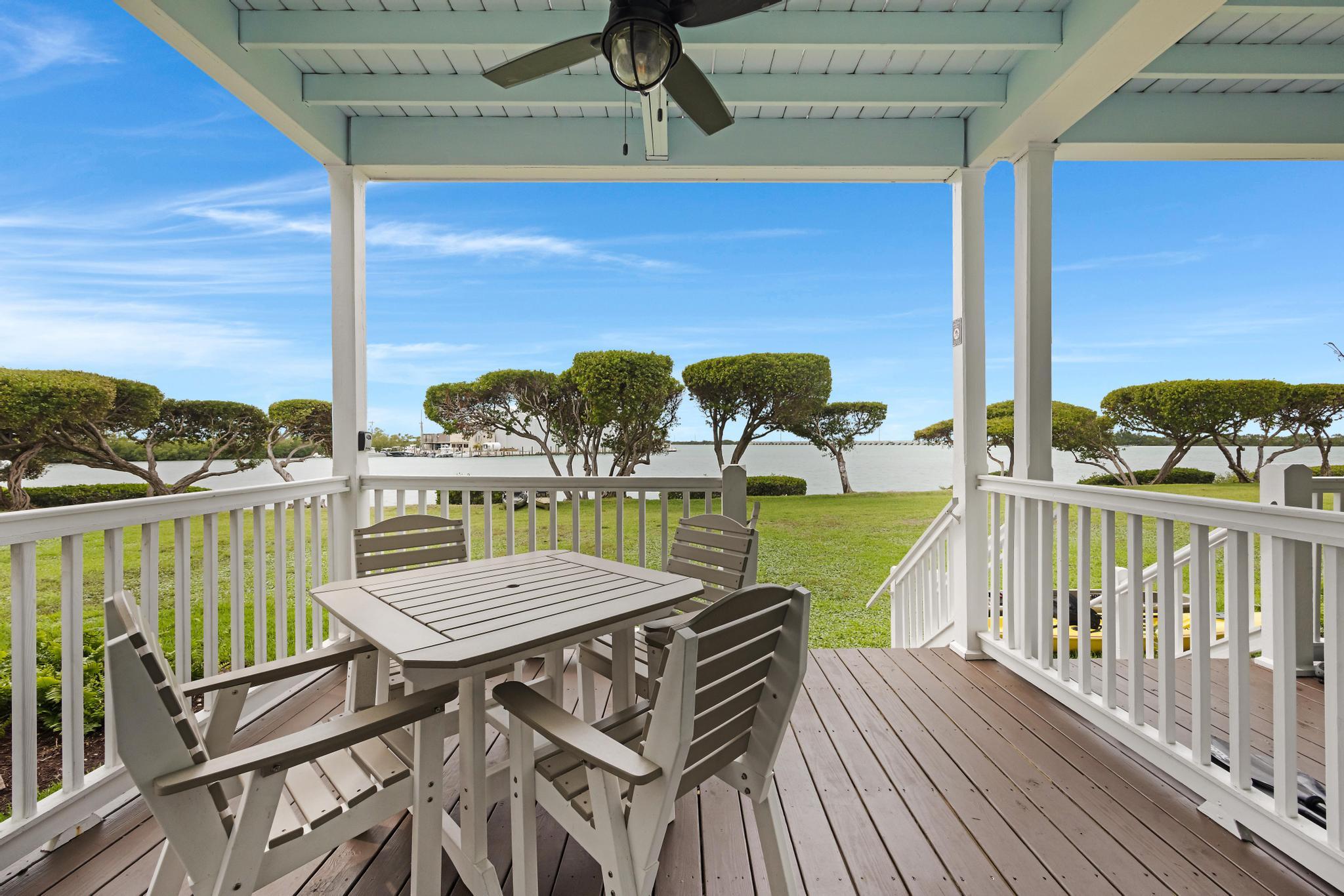 Foto de propiedad en 5067 Sunset Village Drive, Duck Key, FL 33050 Duck Key con MLS# 